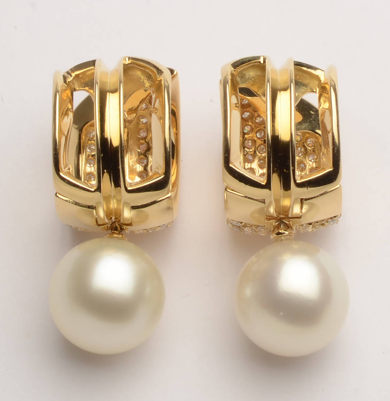 Antonini Pearl Diamond Gold Earrings In New Condition In Darnestown, MD