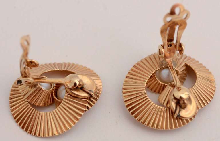 Retro Gold and Pearl Earrings In New Condition For Sale In Darnestown, MD