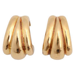 Gold Small Lobed Earclips