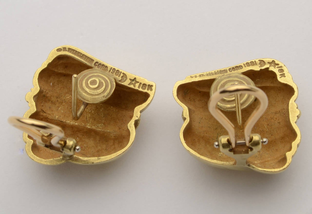 Kieselstein Cord Caviar Gold Earrings In New Condition In Darnestown, MD