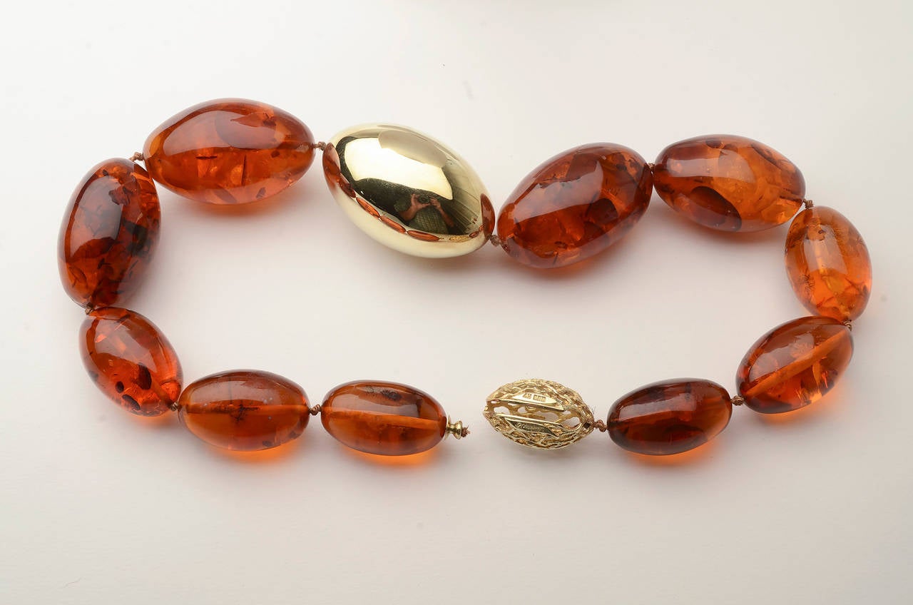 Amber Necklace and Earrings with Gold Bead In Excellent Condition For Sale In Darnestown, MD