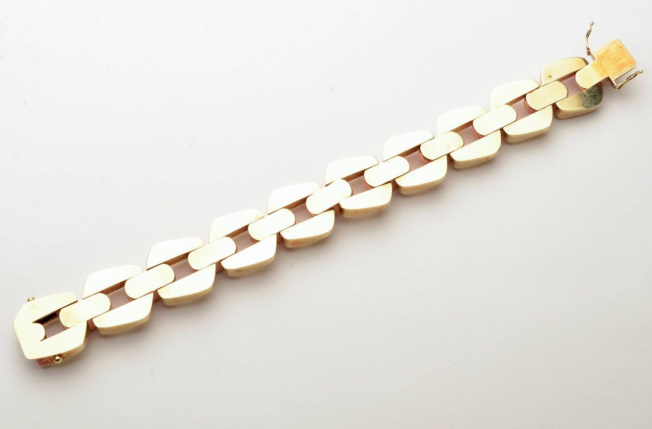 Retro Smooth and Satin Finish Two Color Gold Link Bracelet In Excellent Condition In Darnestown, MD