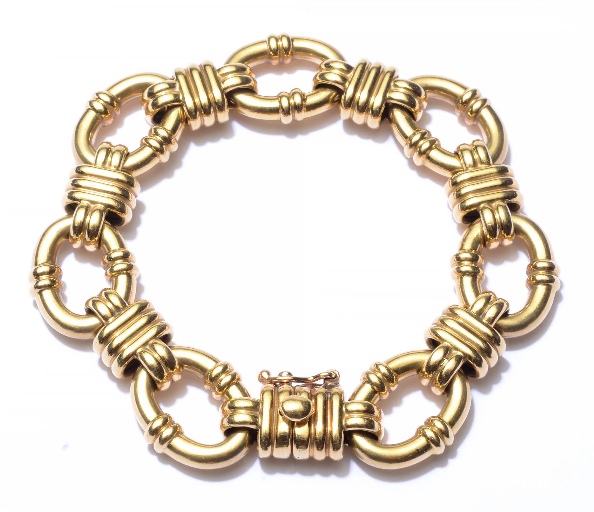 Tiffany & Co. Gold Oval Links Bracelet In Excellent Condition In Darnestown, MD