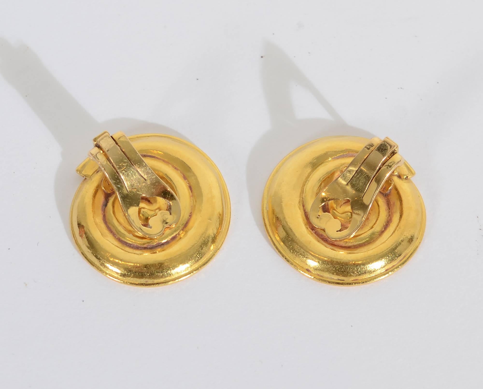 Ilias laLaounis Gold Coiled Disc Earclips In New Condition In Darnestown, MD