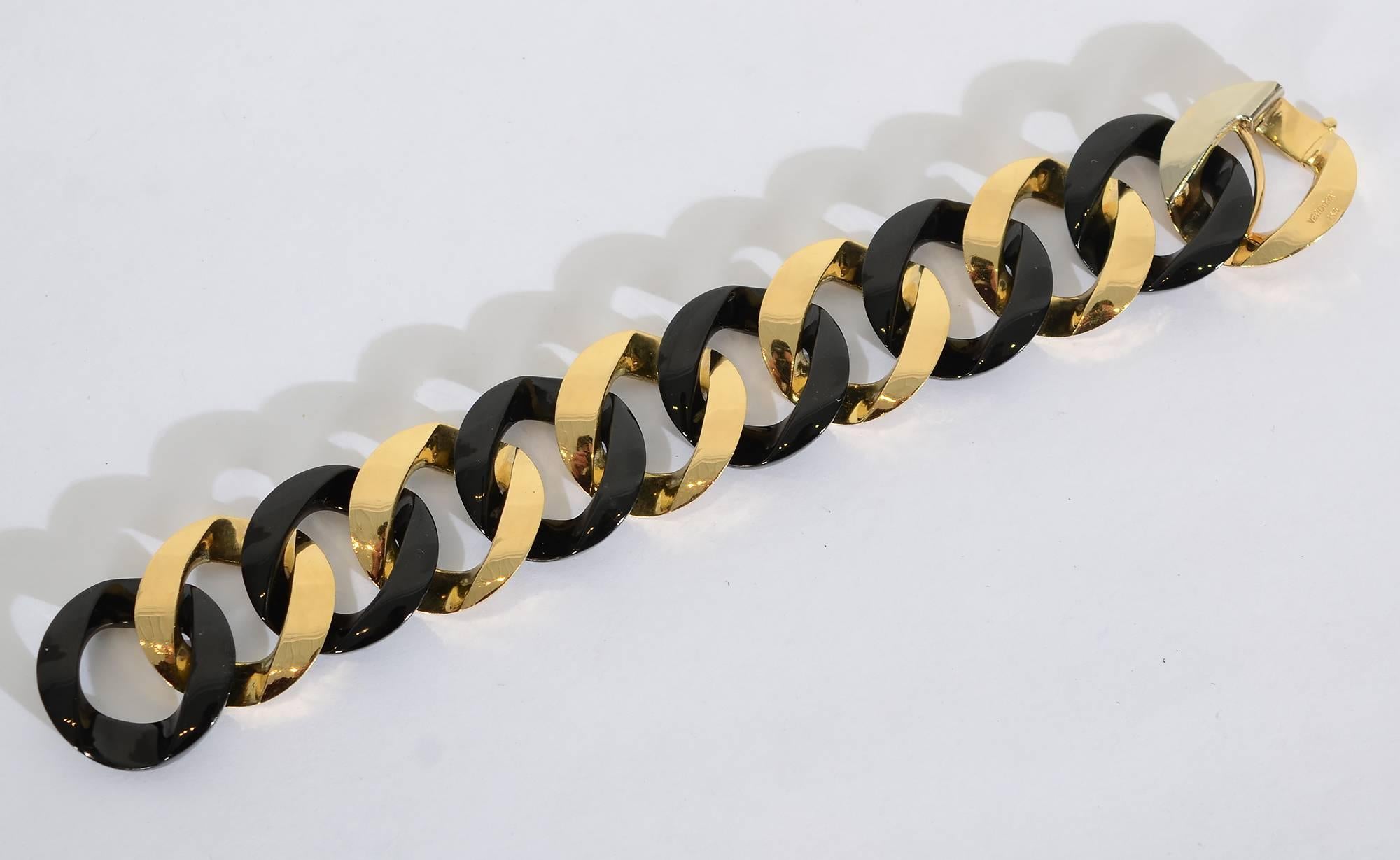 1980s Verdura Black Jade Gold Curbchain Link Bracelet In Excellent Condition In Darnestown, MD
