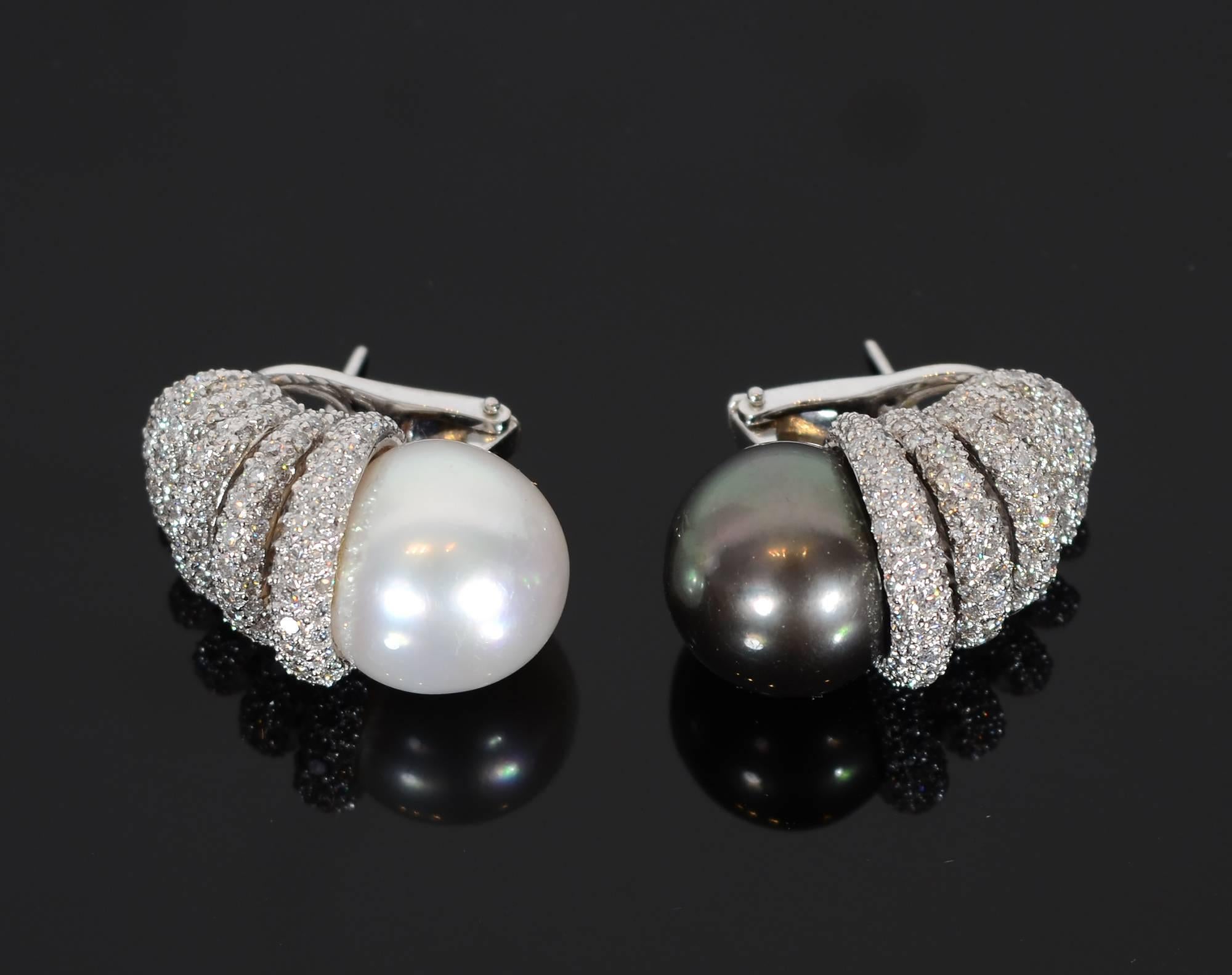 Black and White Pearl Diamonds Earrings In Excellent Condition In Darnestown, MD