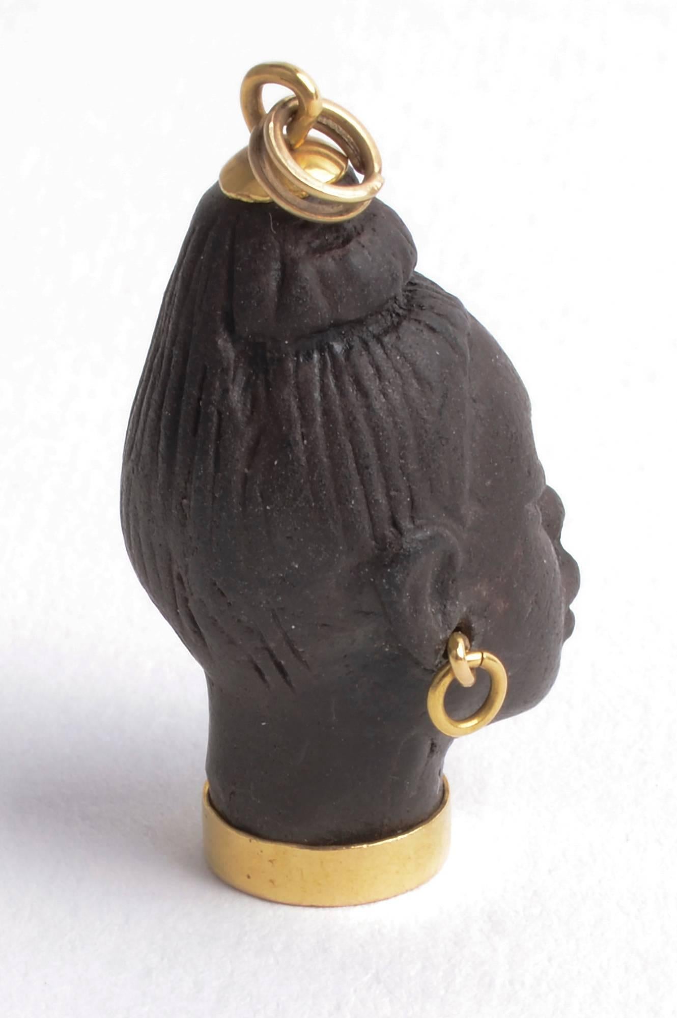 Finely Carved African Female Gold Earring Ebony Pendant In Excellent Condition In Darnestown, MD