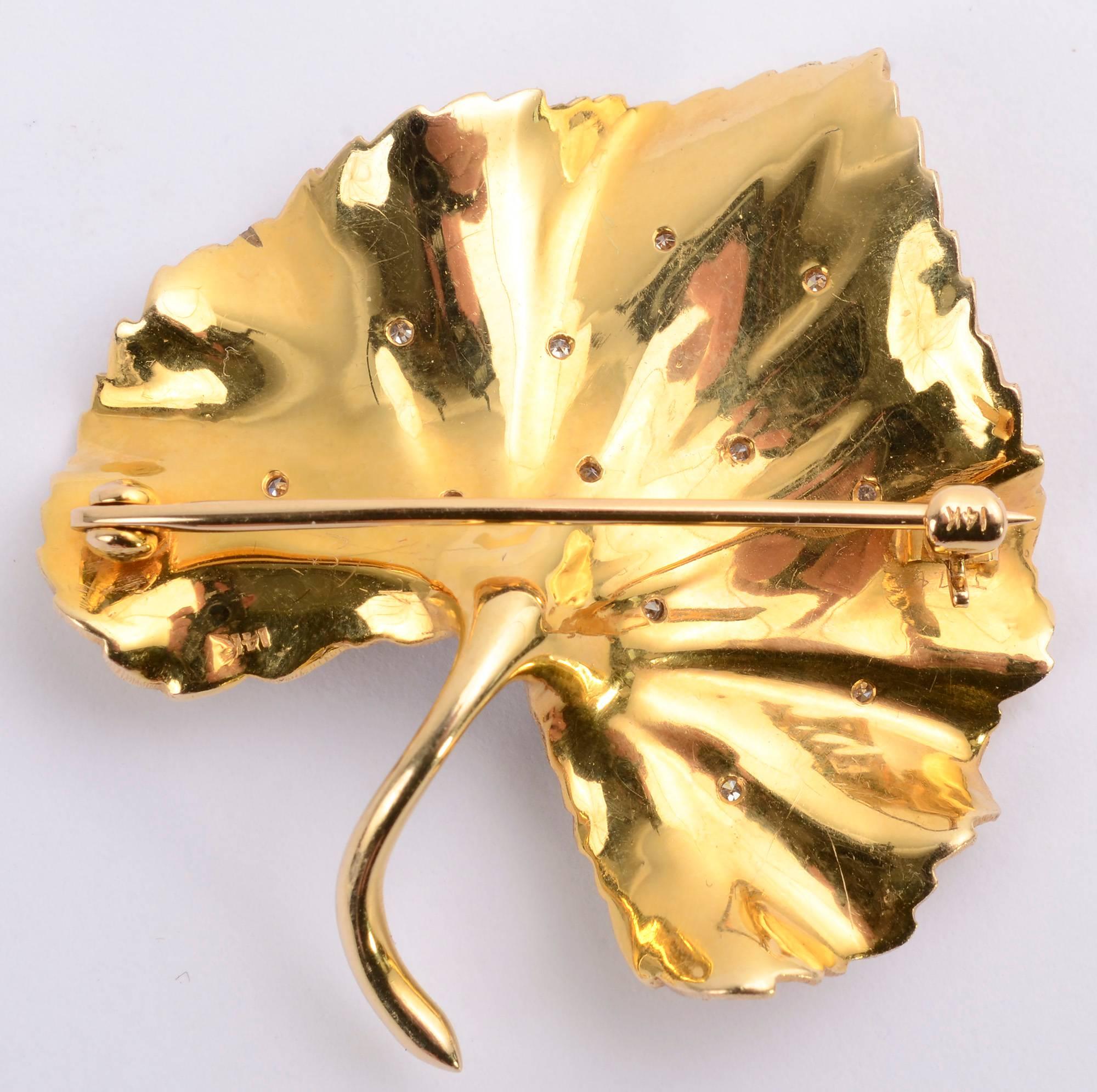Gold Violet Leaf Brooch In Excellent Condition For Sale In Darnestown, MD