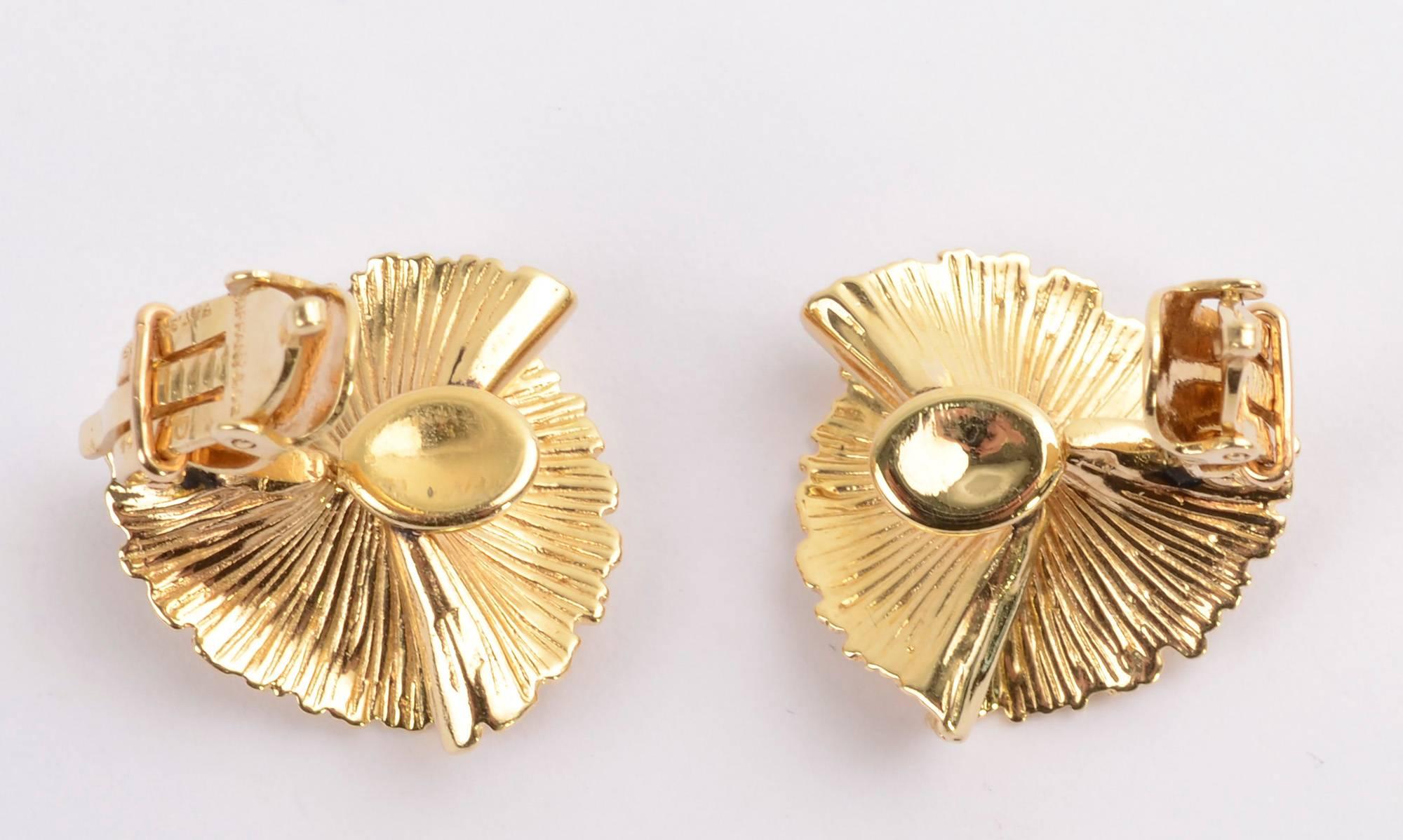 Tiffany & Co Gold Ruffle Earrings In Excellent Condition In Darnestown, MD