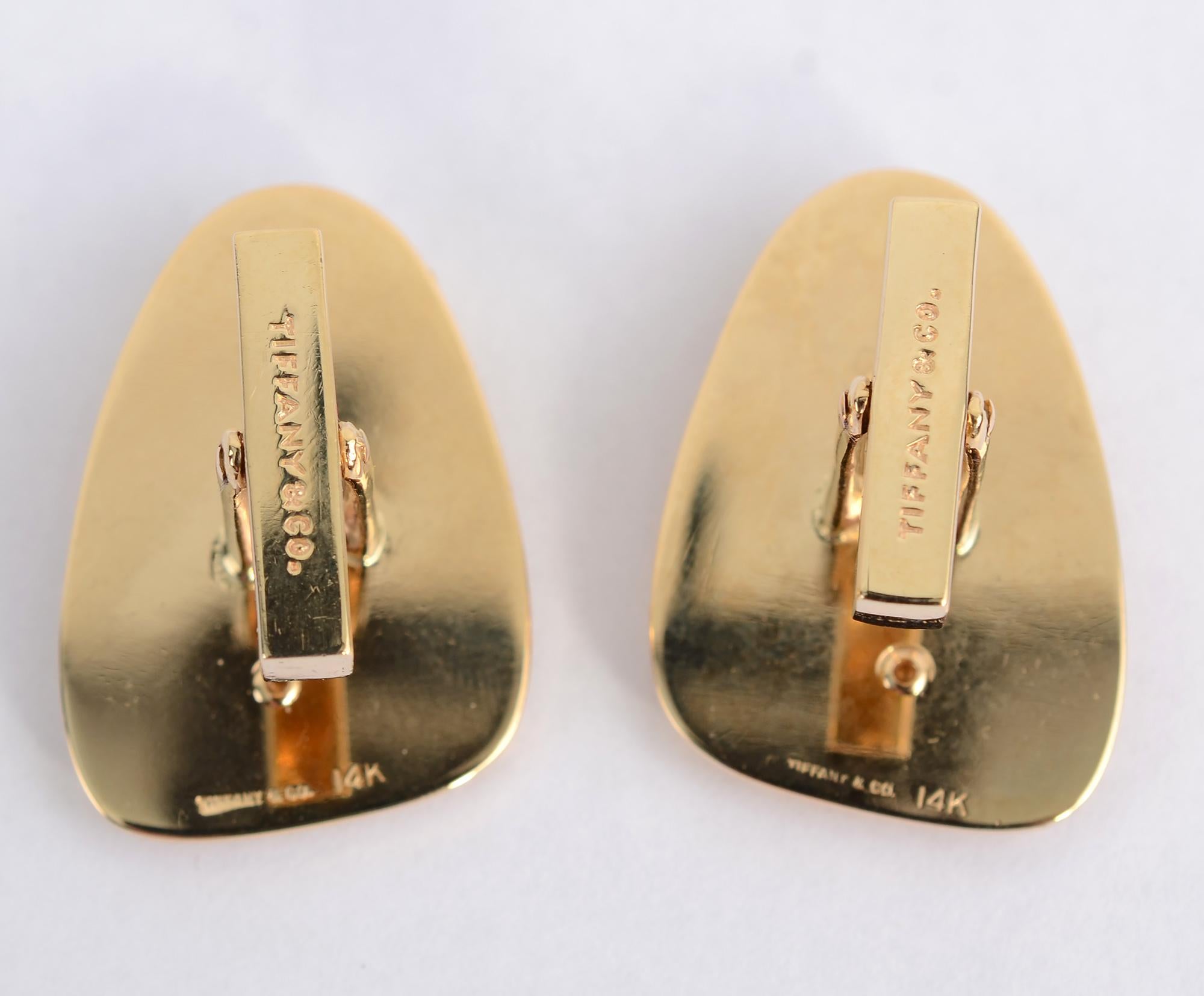 Tiffany & Co. Gold Wal Manschettenknöpfe für Damen oder Herren im Angebot