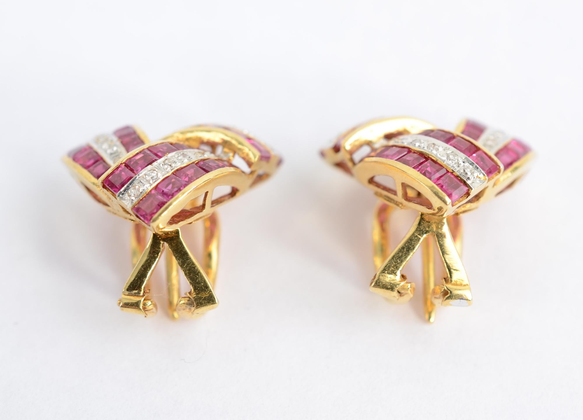 Triangular Ruby Diamond Gold Earrings In Excellent Condition In Darnestown, MD