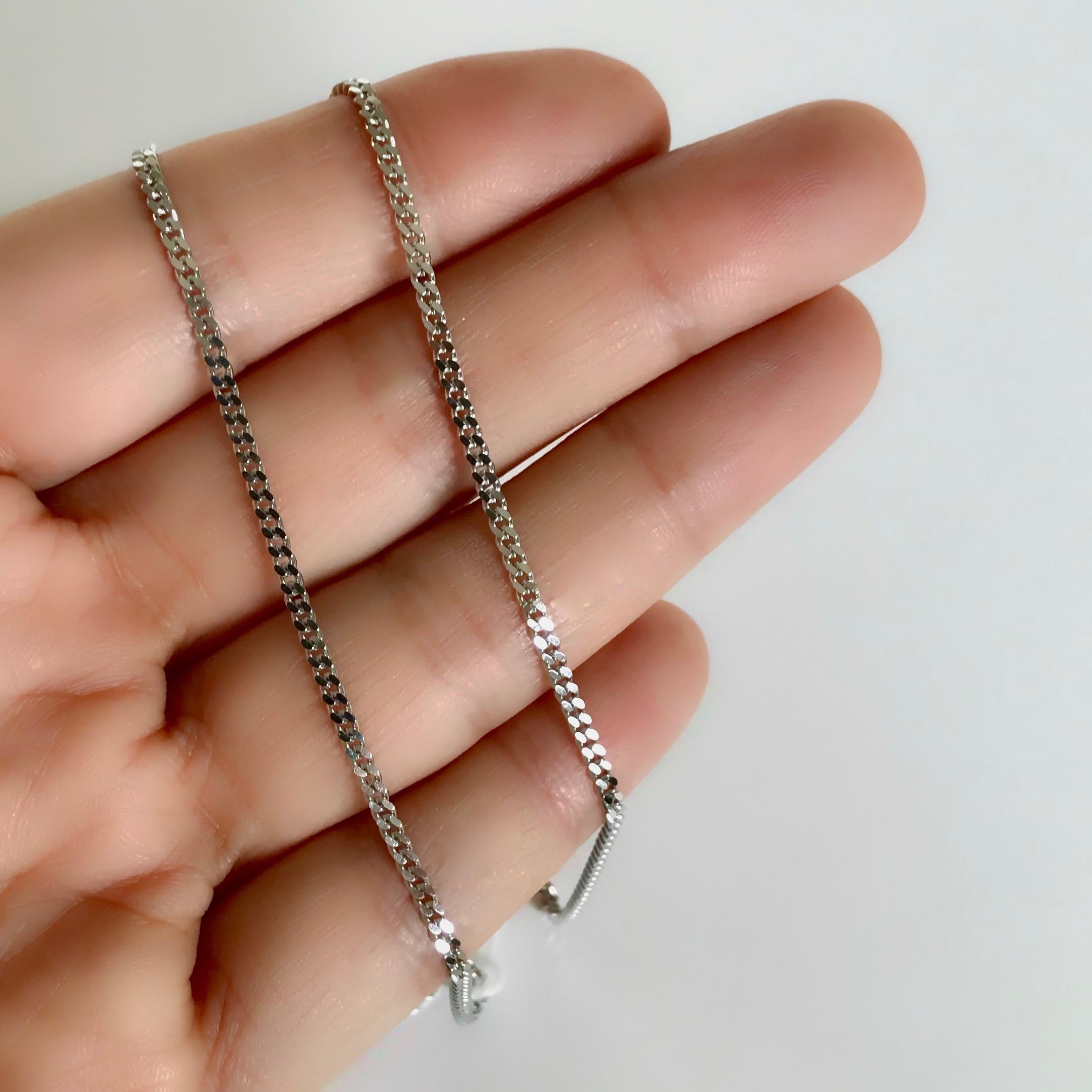 18 Karat Solid White Gold Curb Chain Necklace In New Condition For Sale In London, GB