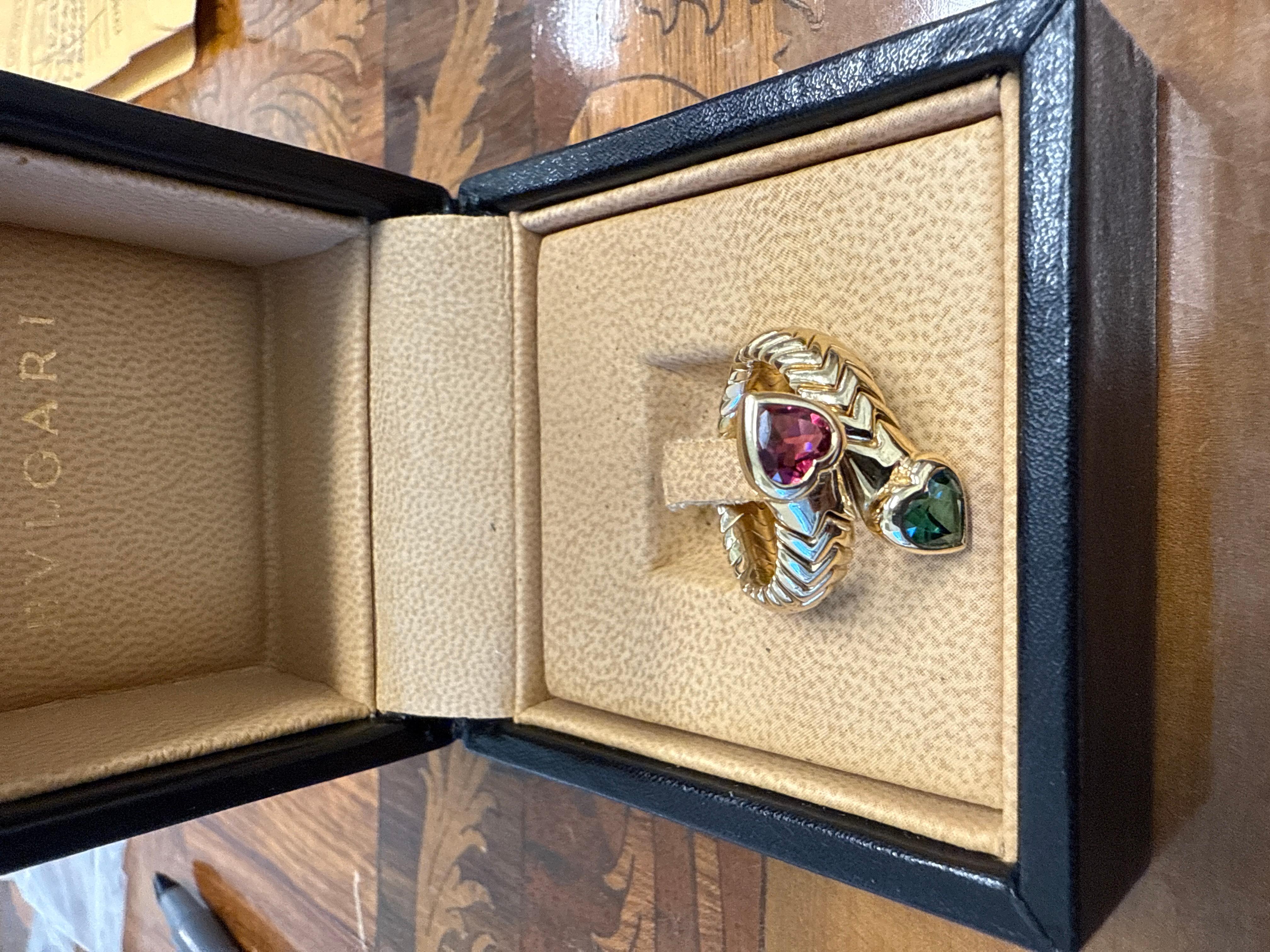 Cuore BVLGARI ITALY Spiga Collection 18k YG, Anello bypass con cuore in tormalina rosa e verde in vendita