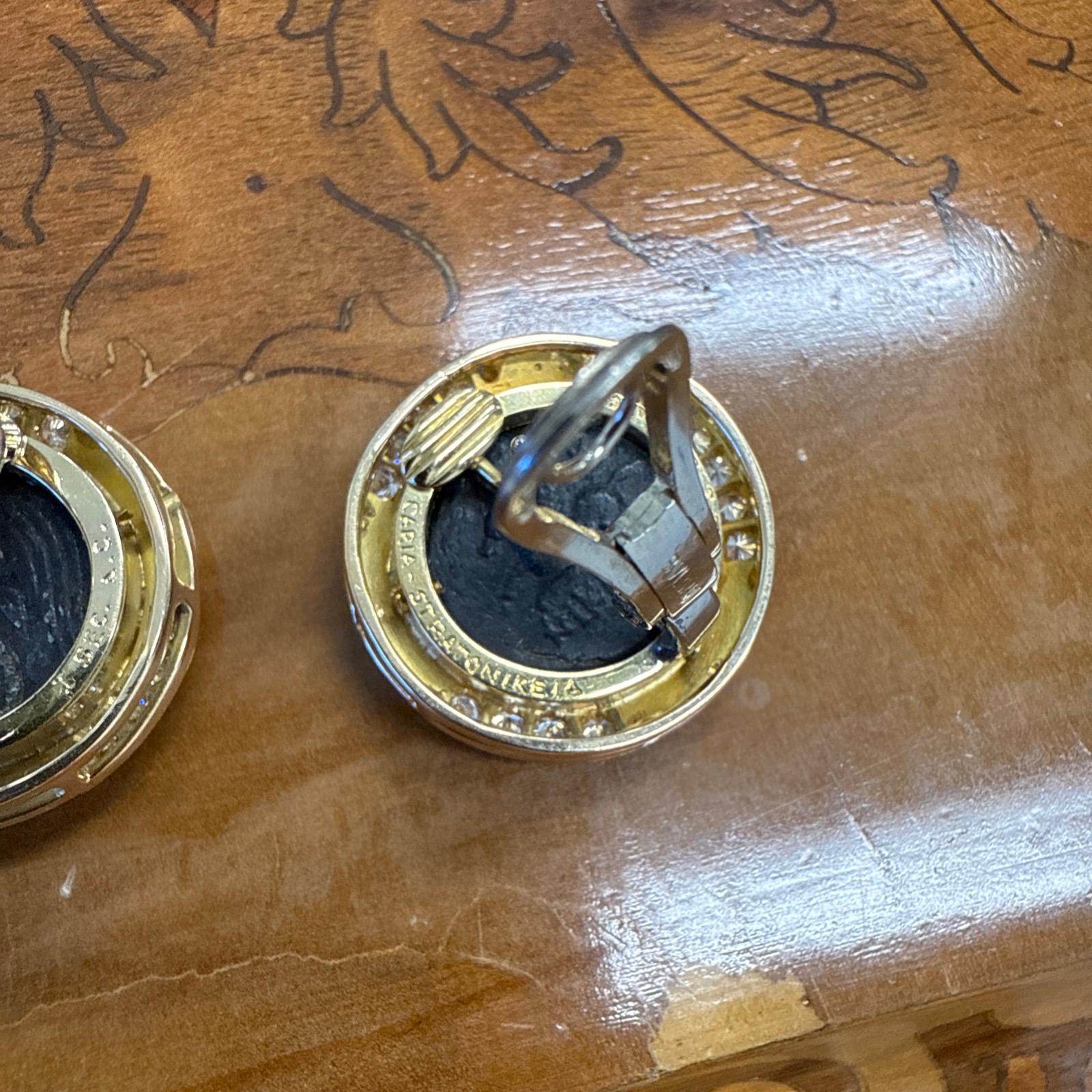 Taille ronde BVLGARI ITALIE Boucles d'oreilles en or jaune 18k, diamants et pièces de monnaie Monet de l'Antiquité romaine 1980 en vente