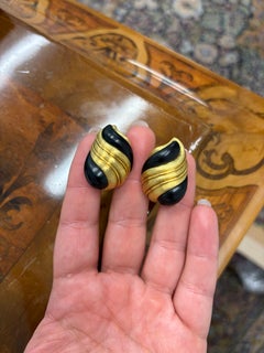 HENRY DUNAY 18k Yellow Gold & Ebony Wood Clip On Earrings Vintage 1980s