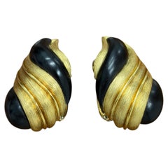HENRY DUNAY 18k Yellow Gold & Ebony Wood Clip On Earrings Vintage 1980s