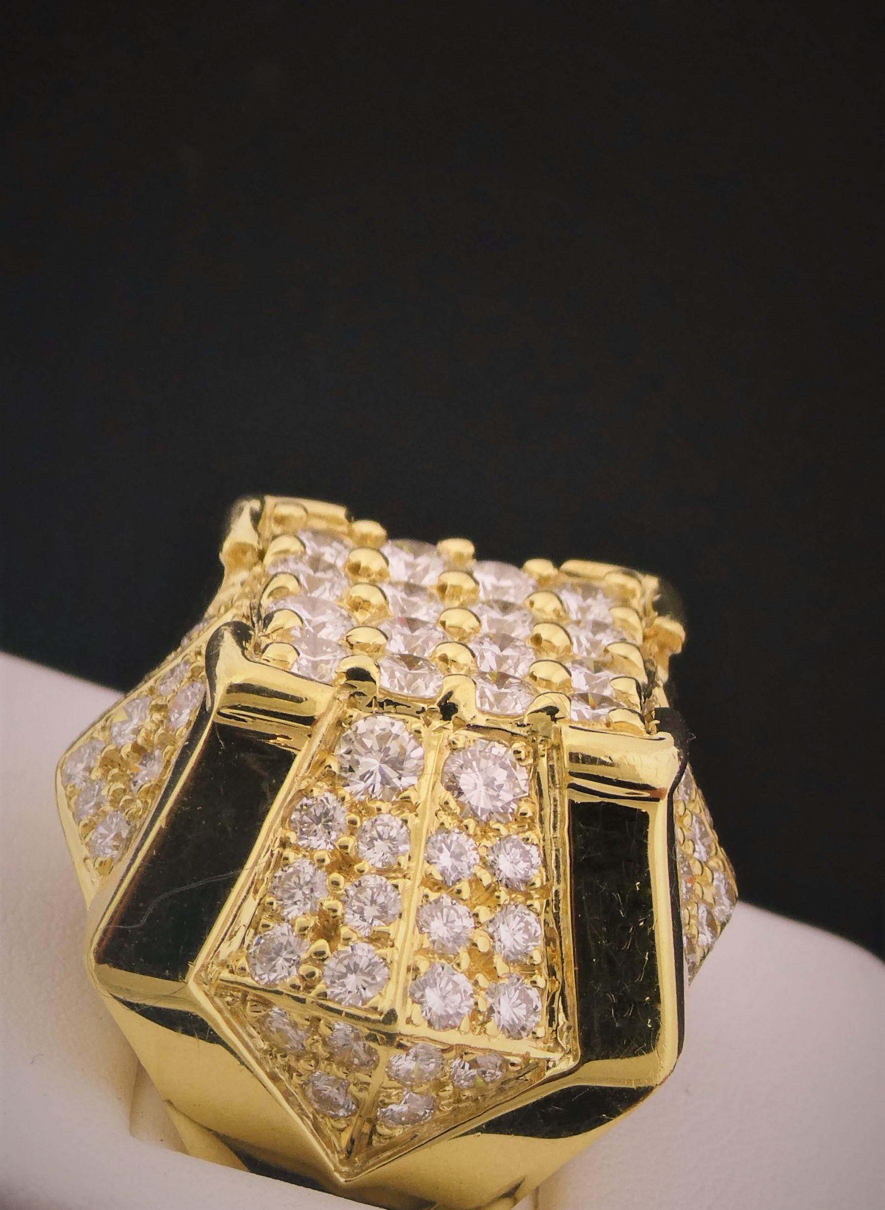 18 Karat Yellow Gold, Rutile Quartz ‘55.37 Carat’, Diamond ‘4.18 Carat’ Necklace In New Condition For Sale In Boca Raton, FL
