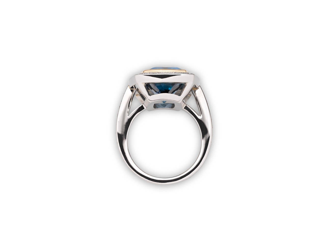 7.37 Carat Aquamarine Diamond Gold Platinum Ring In Excellent Condition In New Orleans, LA