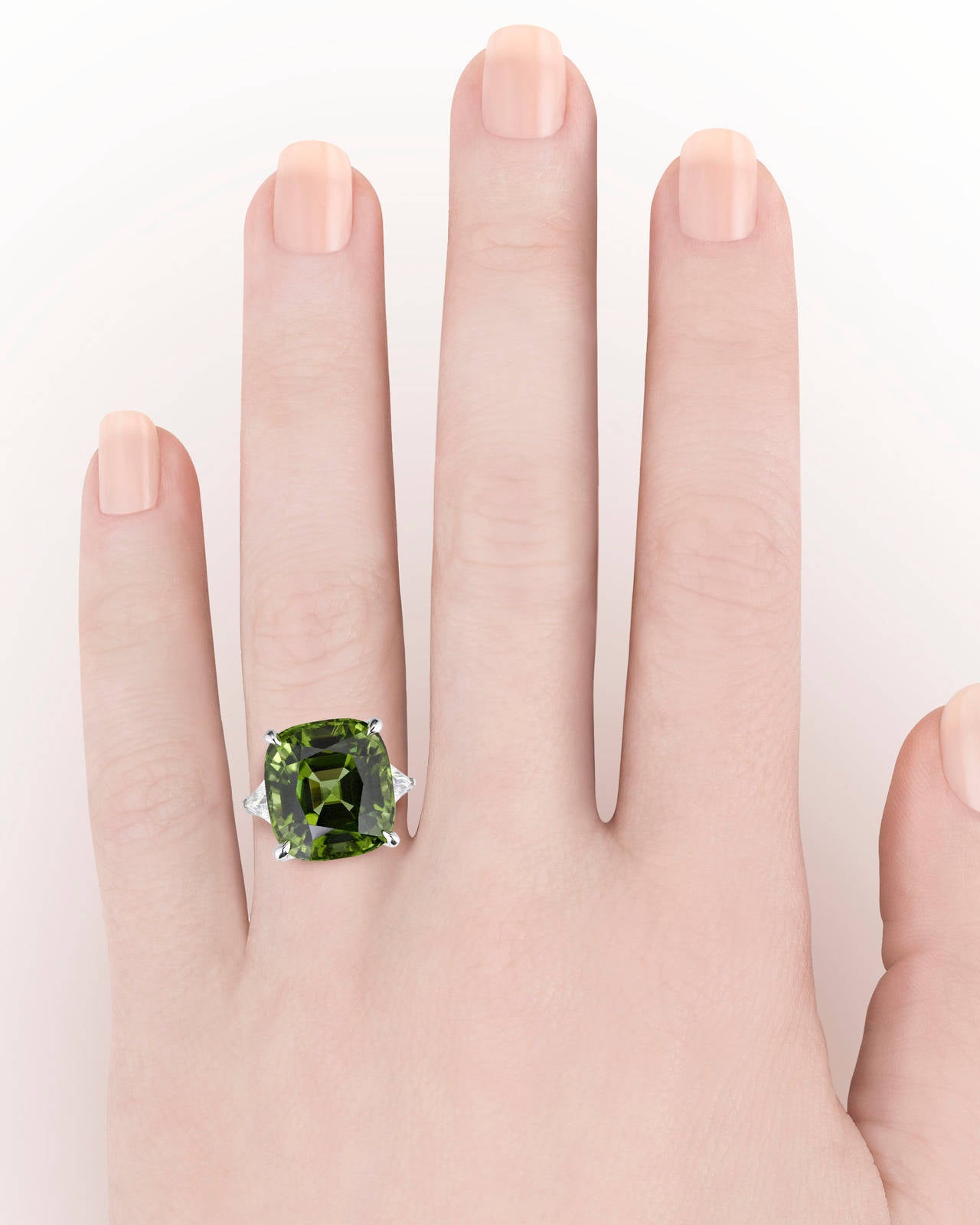 Burma 20.30 Carat Peridot Diamond Platinum Ring In Excellent Condition In New Orleans, LA