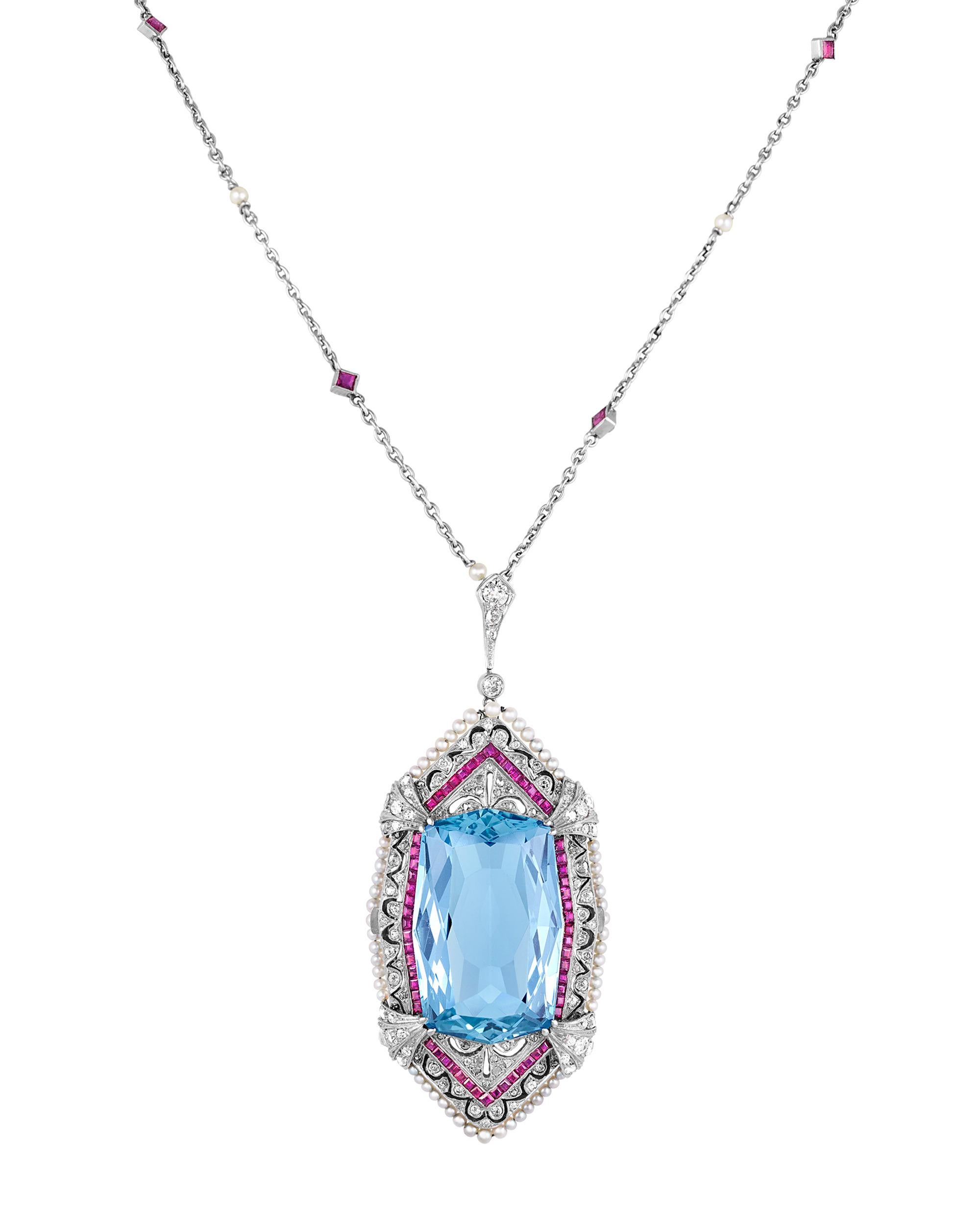 Art Nouveau Tiffany & Co. Collana con ciondolo di acquamarina, 40,00 carati in vendita