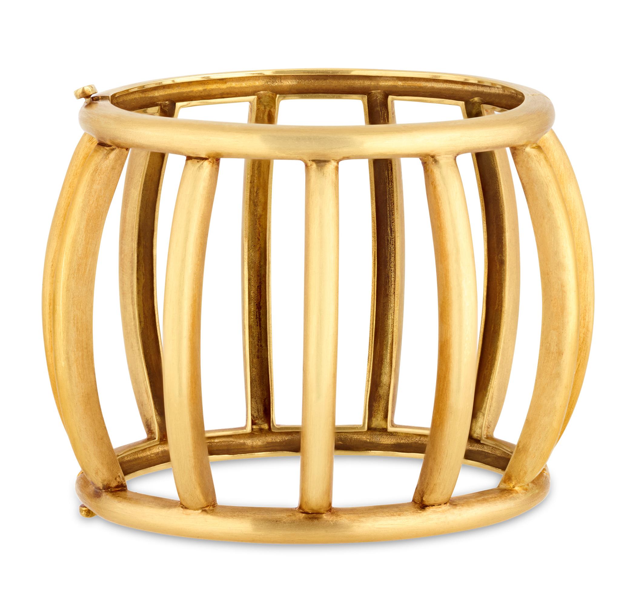 Moderno Tiffany & Co. di Mary Tyler Moore. Bracciale in oro di Paloma Picasso in vendita