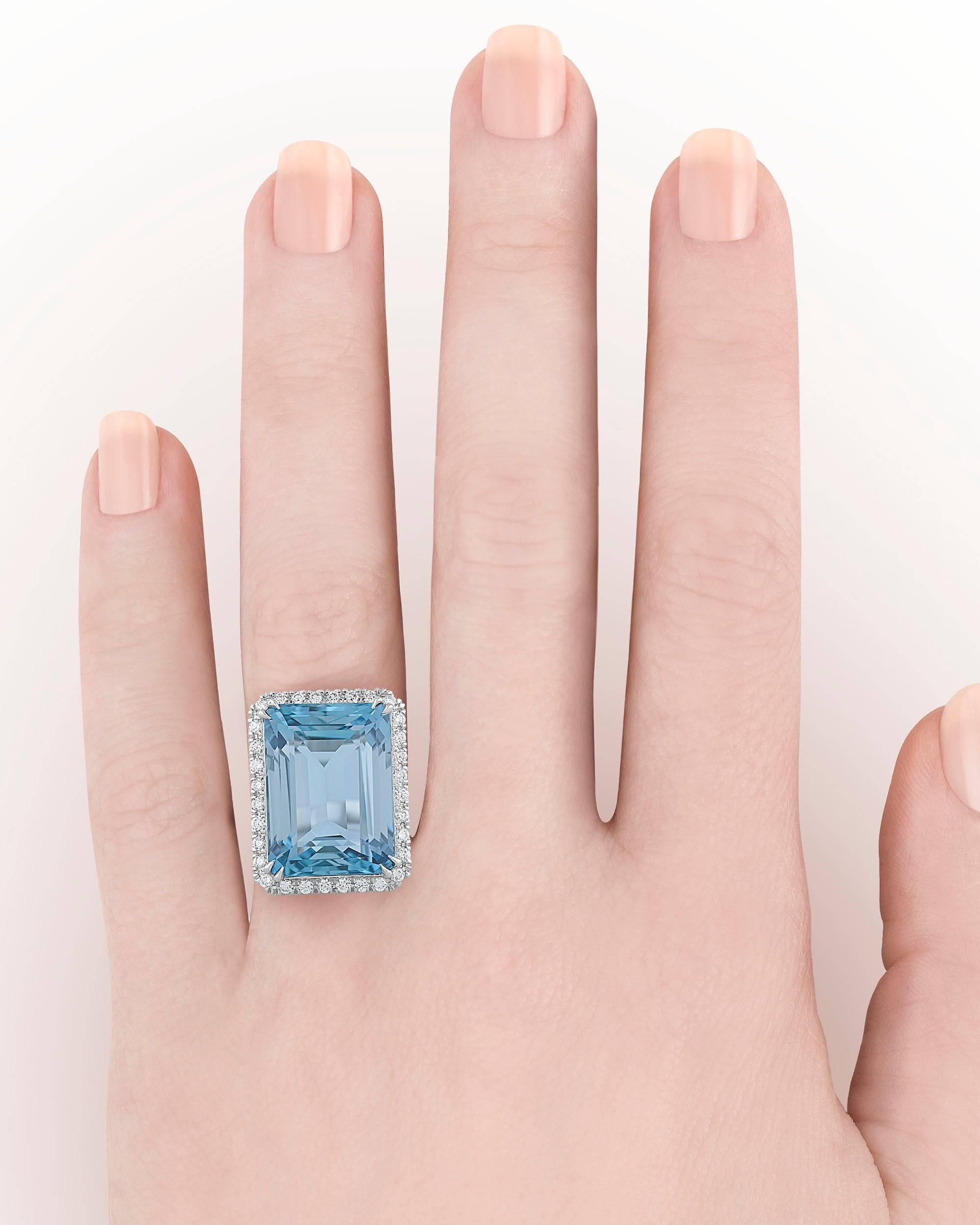 19.44 Carat Emerald-Cut Aquamarine Diamond Platinum Ring In Excellent Condition In New Orleans, LA