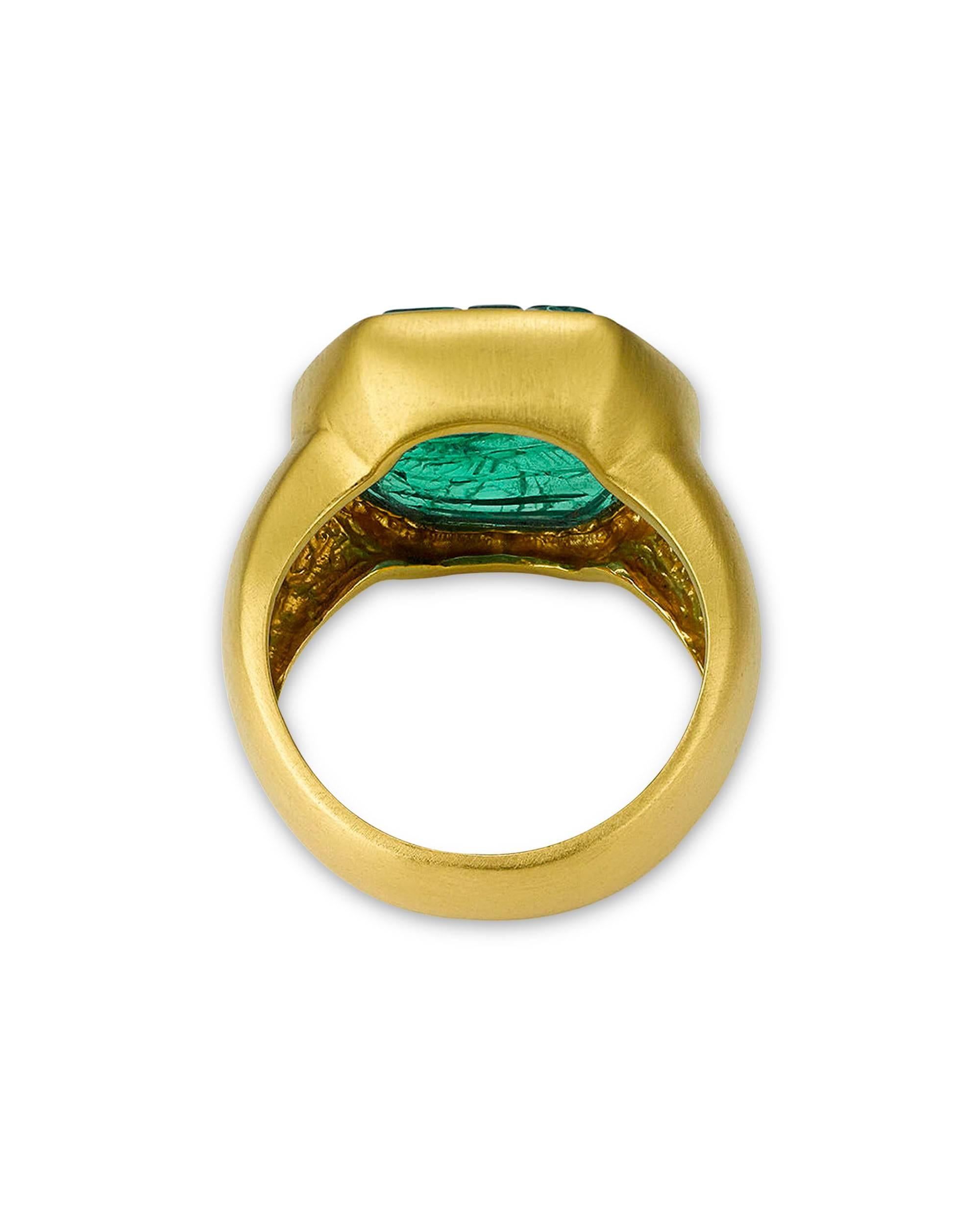 mughal emerald and gold ring