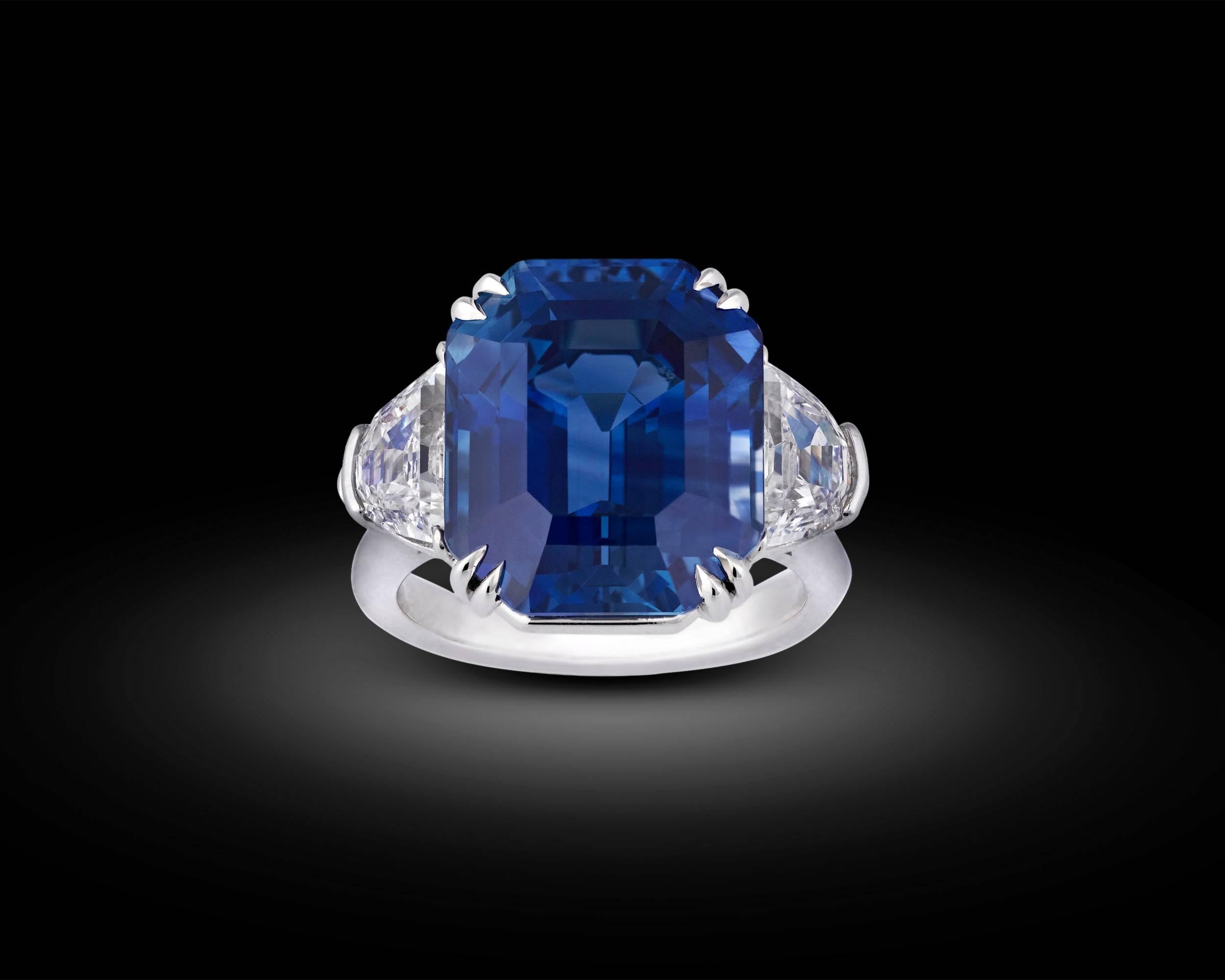 18.50 Carat Kashmir Sapphire Diamond Platinum Ring Neuf à New Orleans, LA