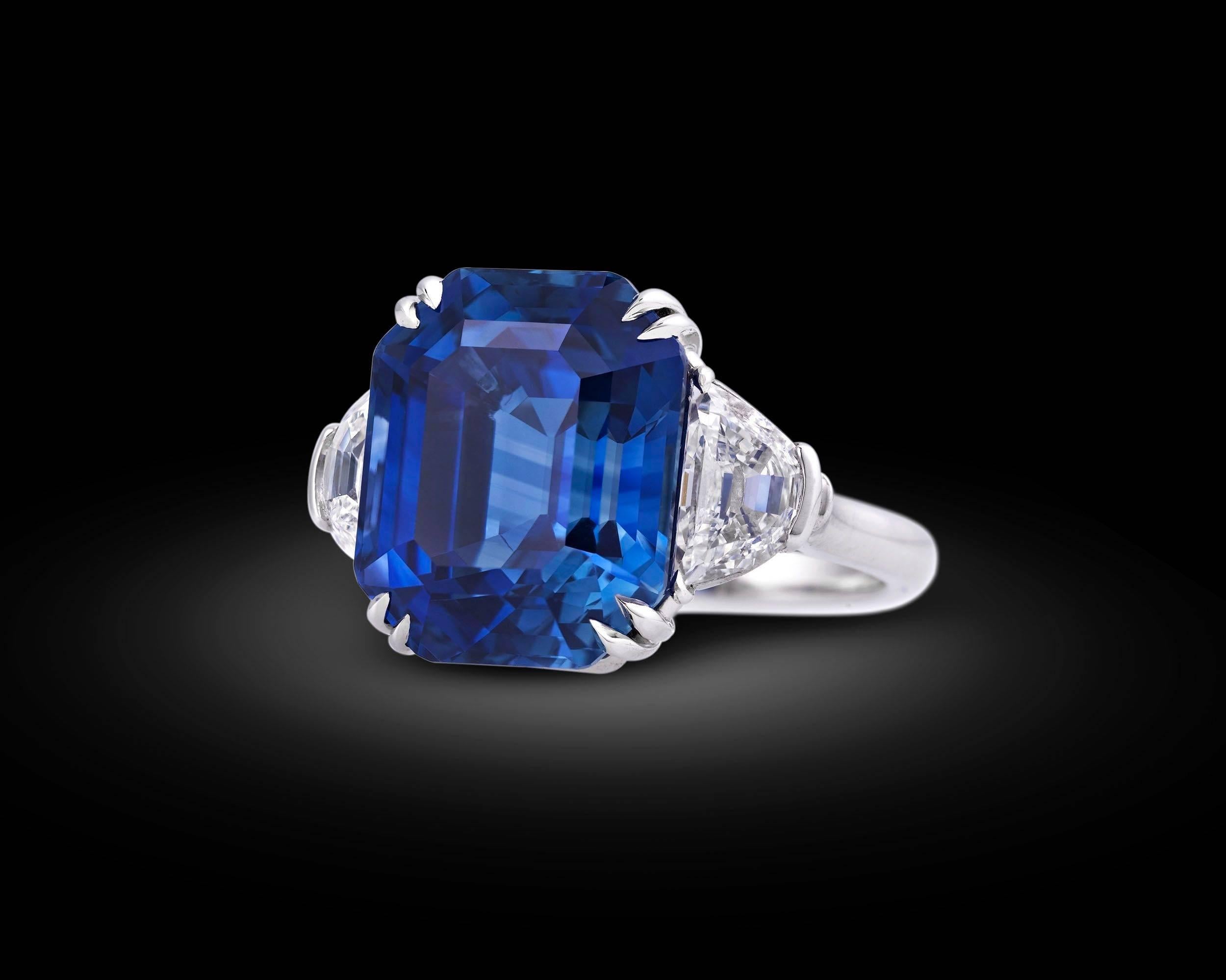  18.50 Carat Kashmir Sapphire Diamond Platinum Ring Pour femmes 