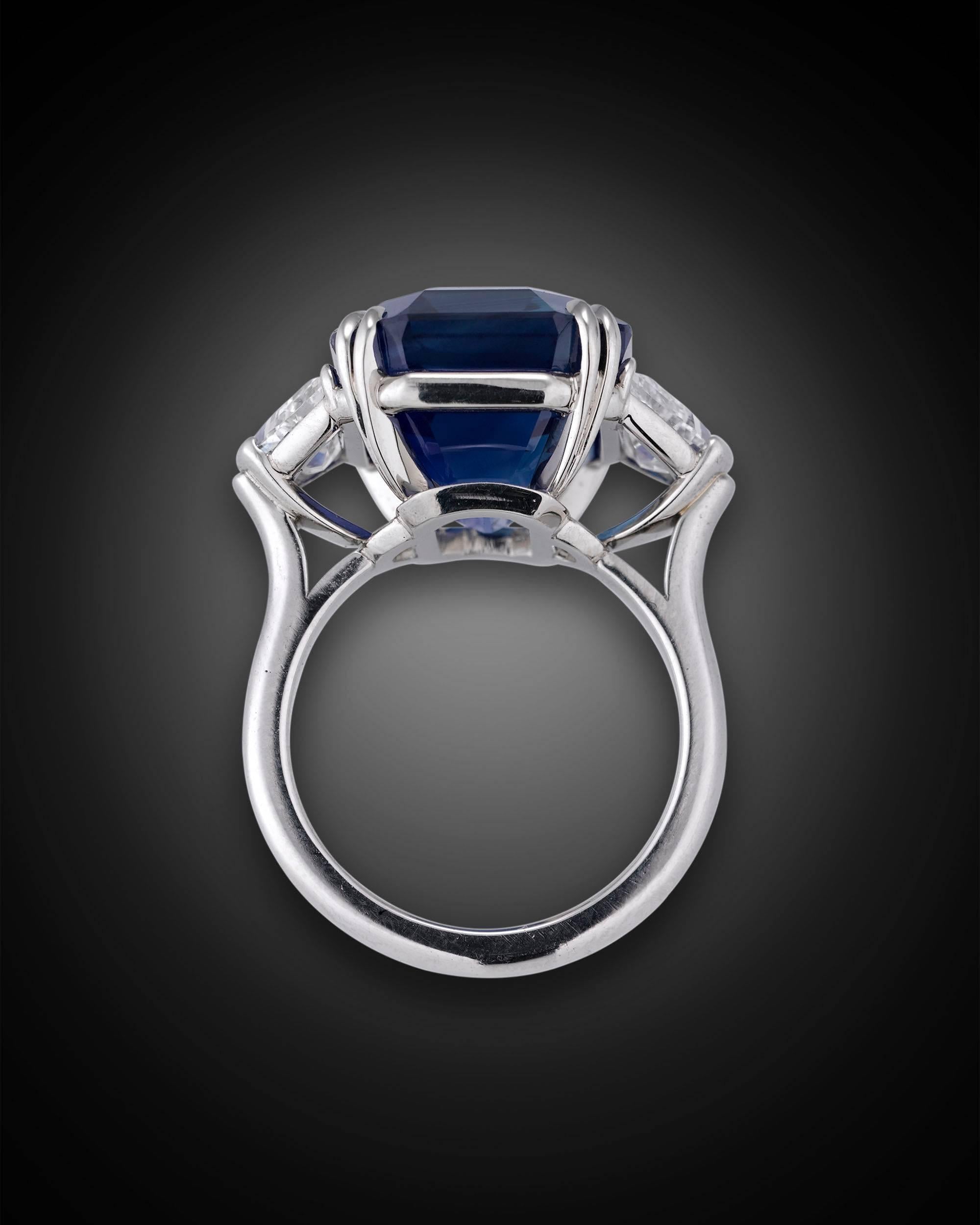 Modern 18.50 Carat Untreated Kashmir Sapphire Diamond Platinum Ring