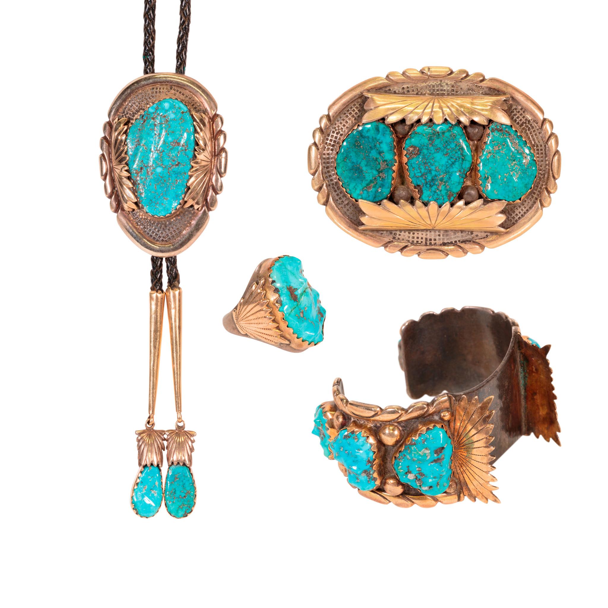 Bracelet, bague, boucle Bolo et boucle en or et turquoise Navajo en vente