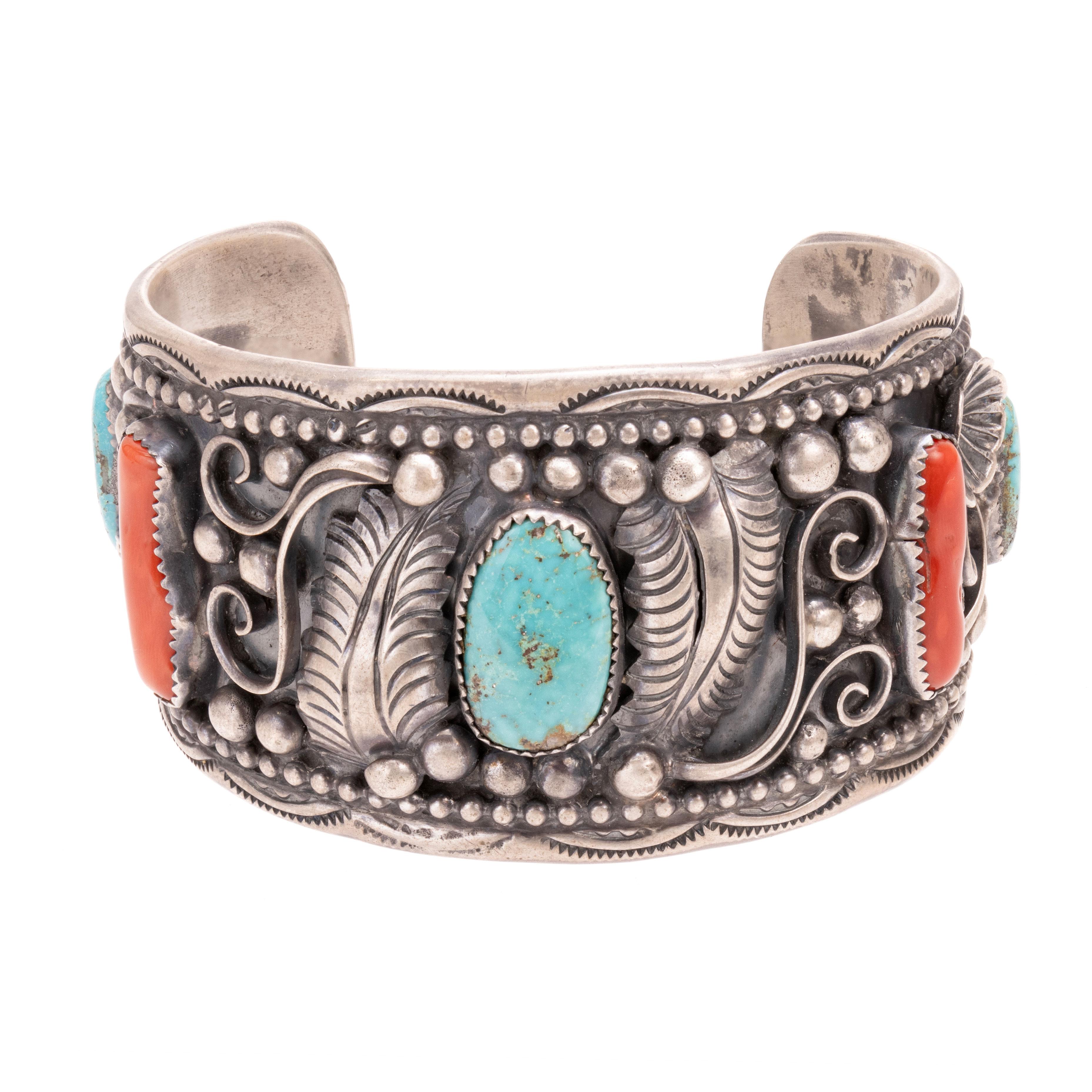 Bracciale di corallo e turchese Navajo in vendita