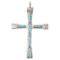 Ciondolo a forma di croce in turchese Zuni e argento sterling di Cecilia Lule