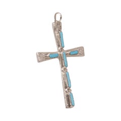Ciondolo a forma di croce in turchese Zuni e argento sterling di Cecilia Lule