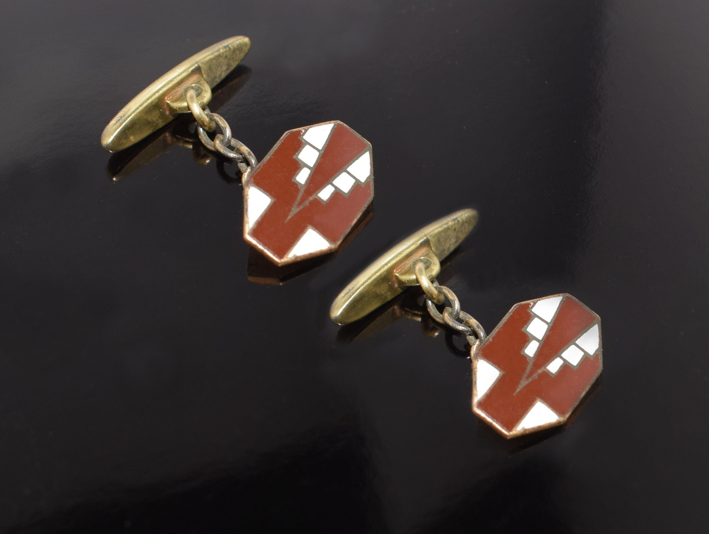 A rare find are these totally original enamel cufflinks from the 1930's. Great Art Deco geometric styling and colour, can't be confused with any other era can they? Condition is great with minimal signs of age. Ideal for todays dapper gentleman.