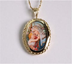 Hand Painted "Mother & Child" Relgious Pendant Yellow Gold 18 Karat 7.9 grams