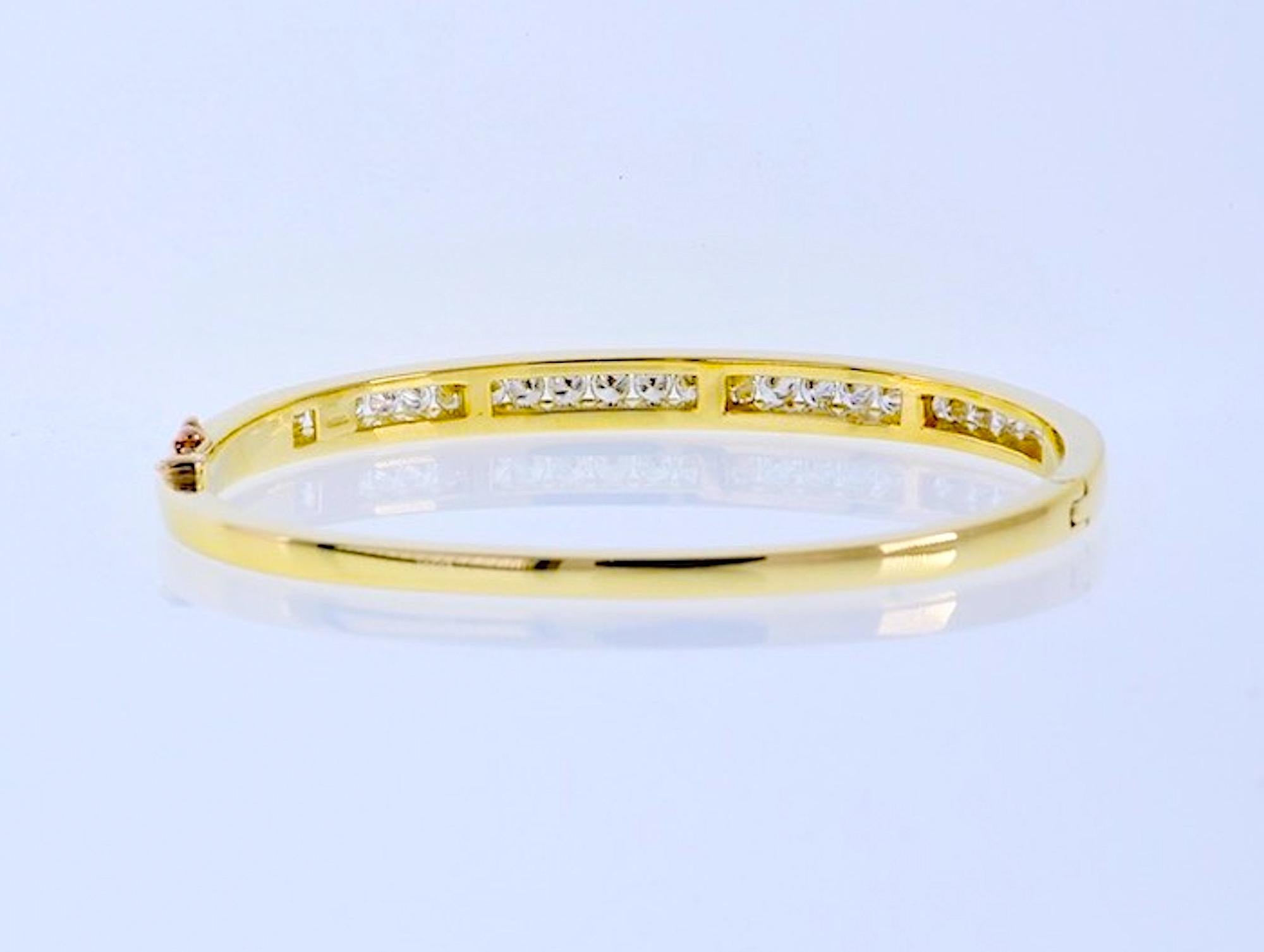 Channel Set Natural Diamond 1.50 Carat Yellow Gold 18 Karat Bangle 23.6 Gram 2