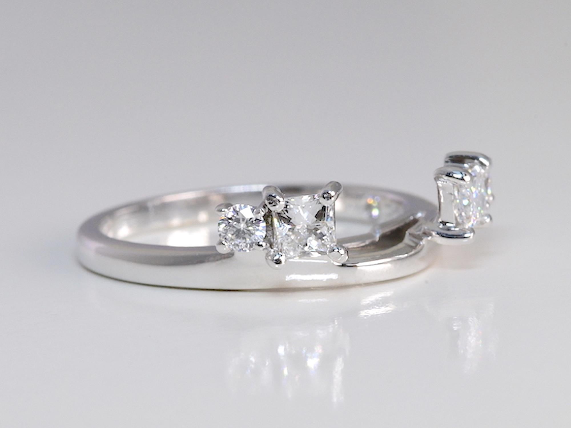Leo DIA Natural .50 TCW Diamond White Gold 14K Bridal Wrap

Era: Modern
Designer: Leo DIA
Main Stone: Natural Diamond   TCW: .50   Color: H-I   Clarity: SI2-I1  Shape: Princess/ Round
Metal: White Gold
Purity: 14K 
Style: Bridal Wrap
Size: