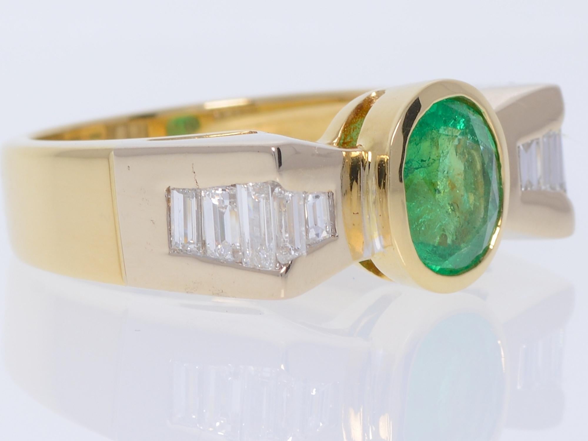 Contemporary Estate 1.5 Carat Emerald and Diamond Ring 18 Karat Yellow Gold