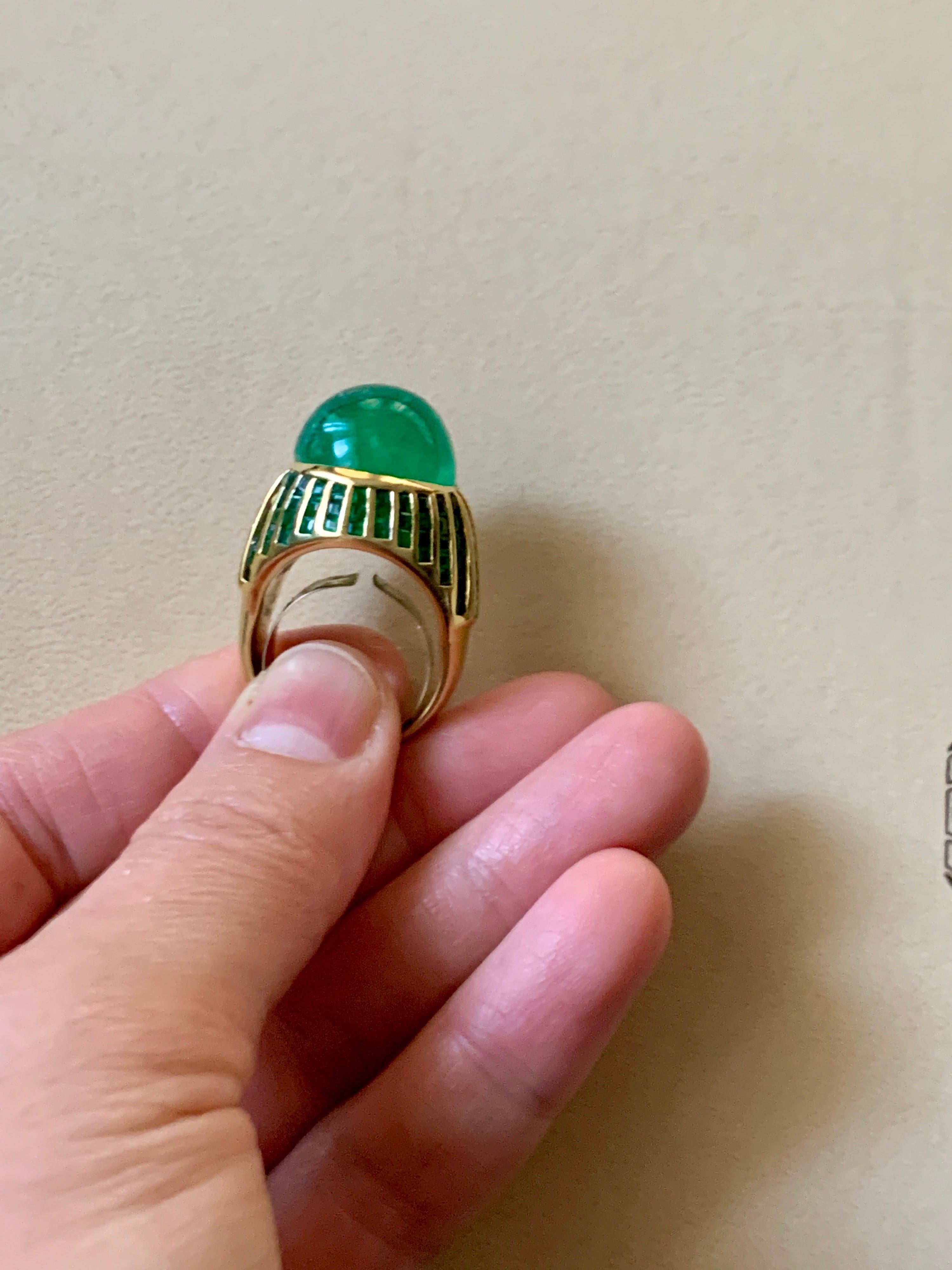 30 Carat Cabochon Colombian Emerald & Diamond 18 Karat Yellow Gold Cocktail Ring For Sale 9