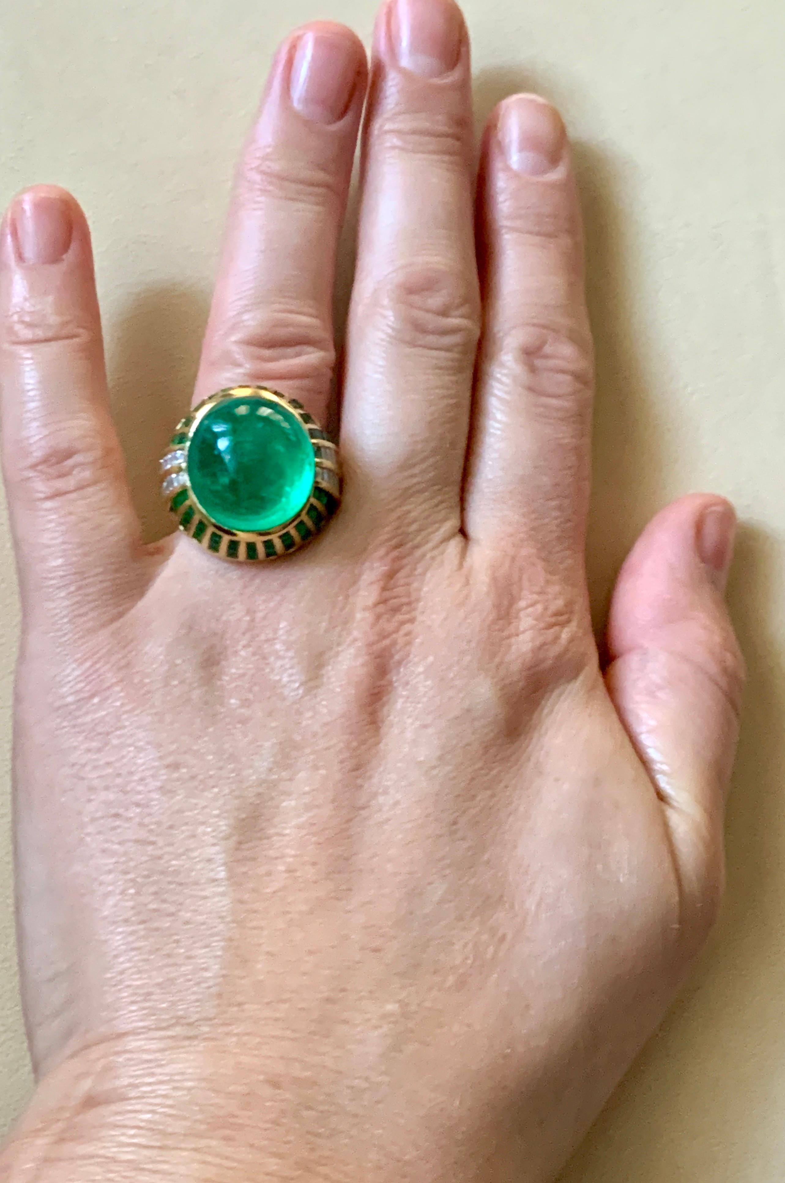 30 Carat Cabochon Colombian Emerald & Diamond 18 Karat Yellow Gold Cocktail Ring For Sale 11