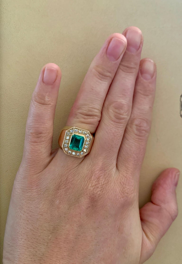  AGL Certified 2.75 Carat  Emerald Cut Colombian Emerald  Diamond 18 K Men Ring  For Sale 4