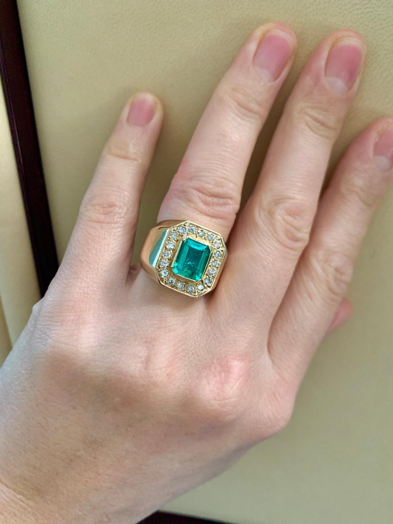  AGL Certified 2.75 Carat  Emerald Cut Colombian Emerald  Diamond 18 K Men Ring  For Sale 6
