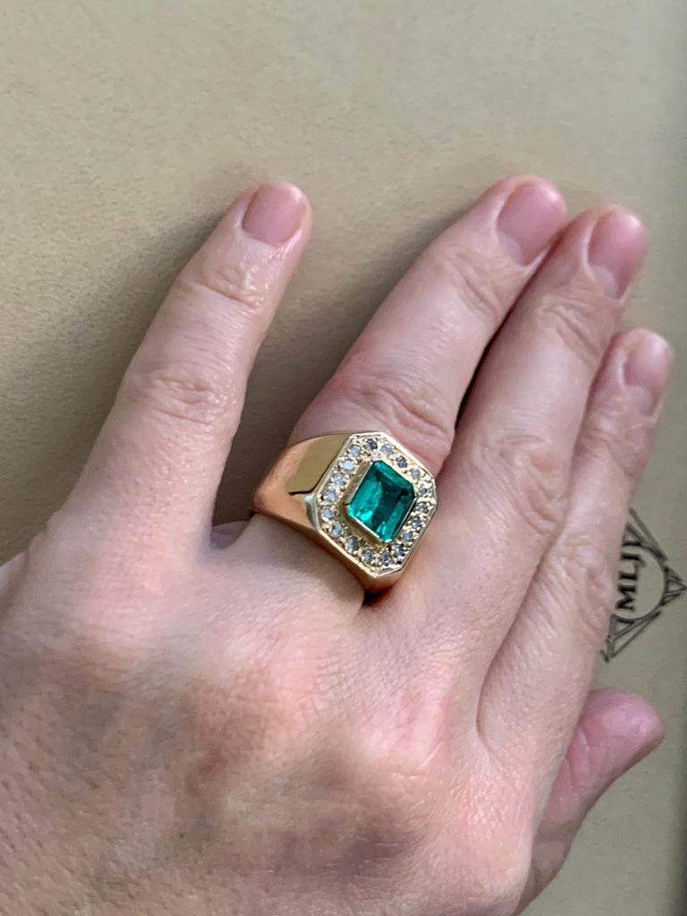  AGL Certified 2.75 Carat  Emerald Cut Colombian Emerald  Diamond 18 K Men Ring  For Sale 7