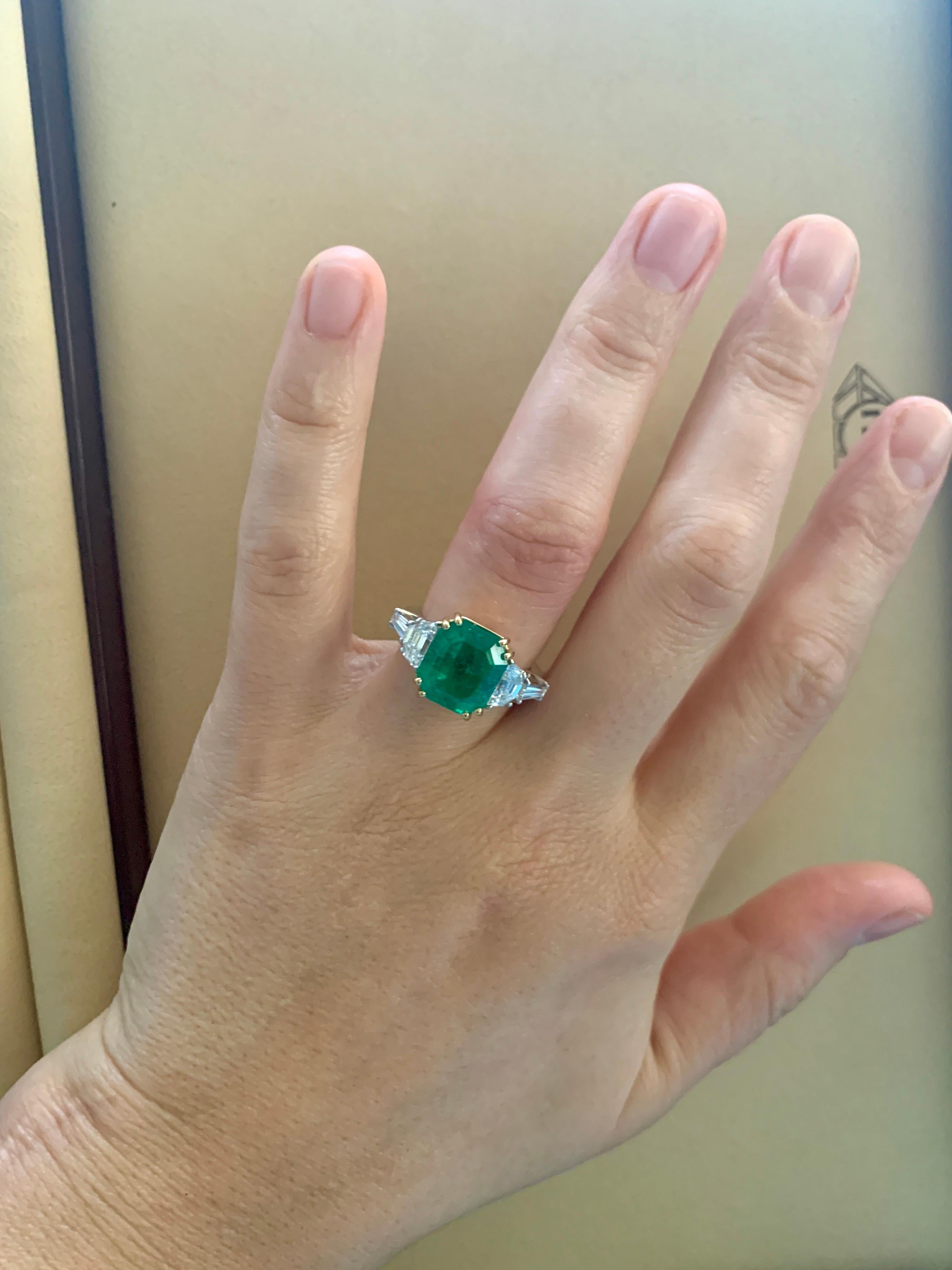 AGL Certified Minor 5.29 Ct Emerald Cut Colombian Emerald Diamond Platinum Ring For Sale 3