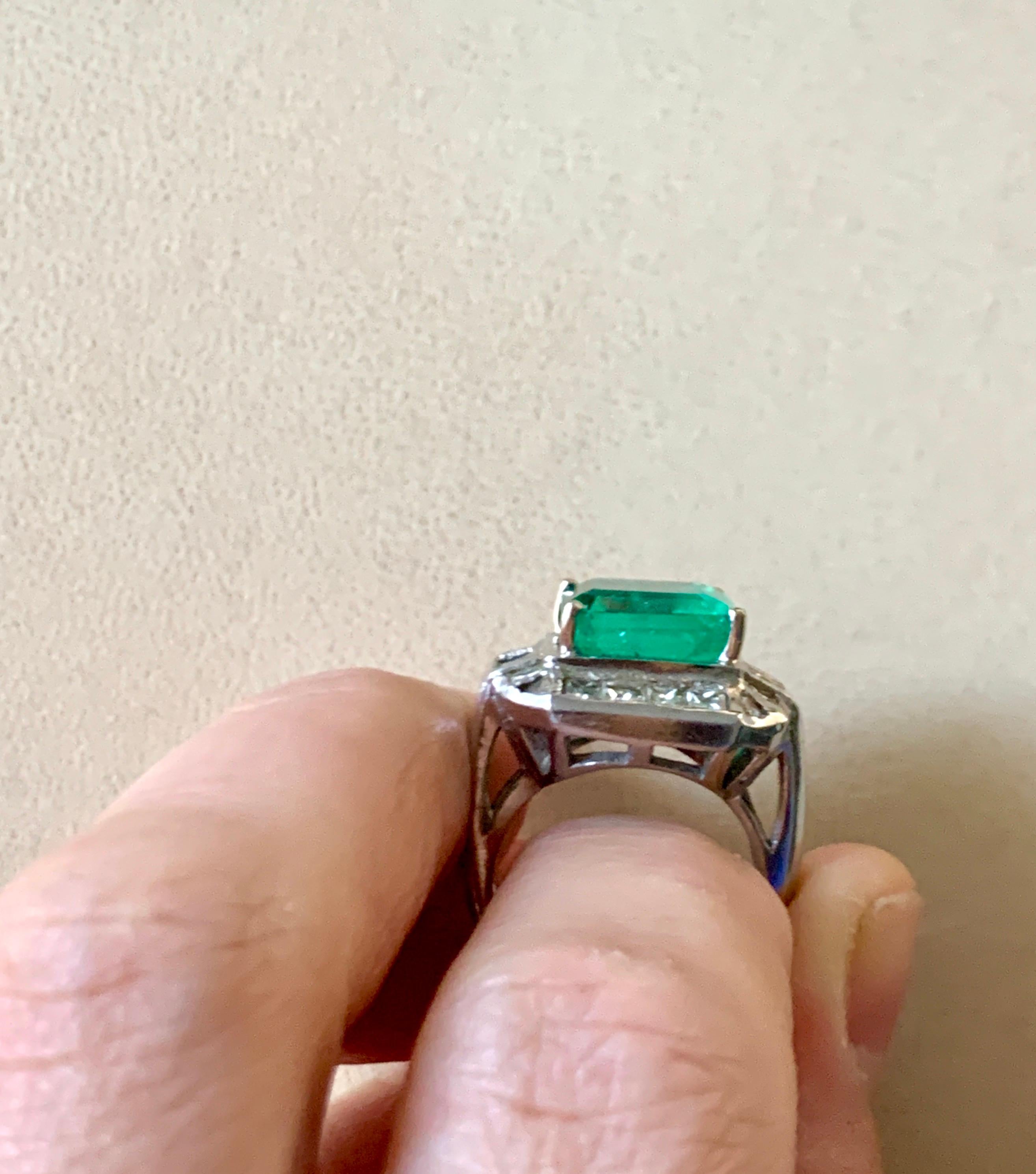 Women's AGL Certified  Minor 9 Carat Emerald Cut Colombian Emerald and Diamond Ring 