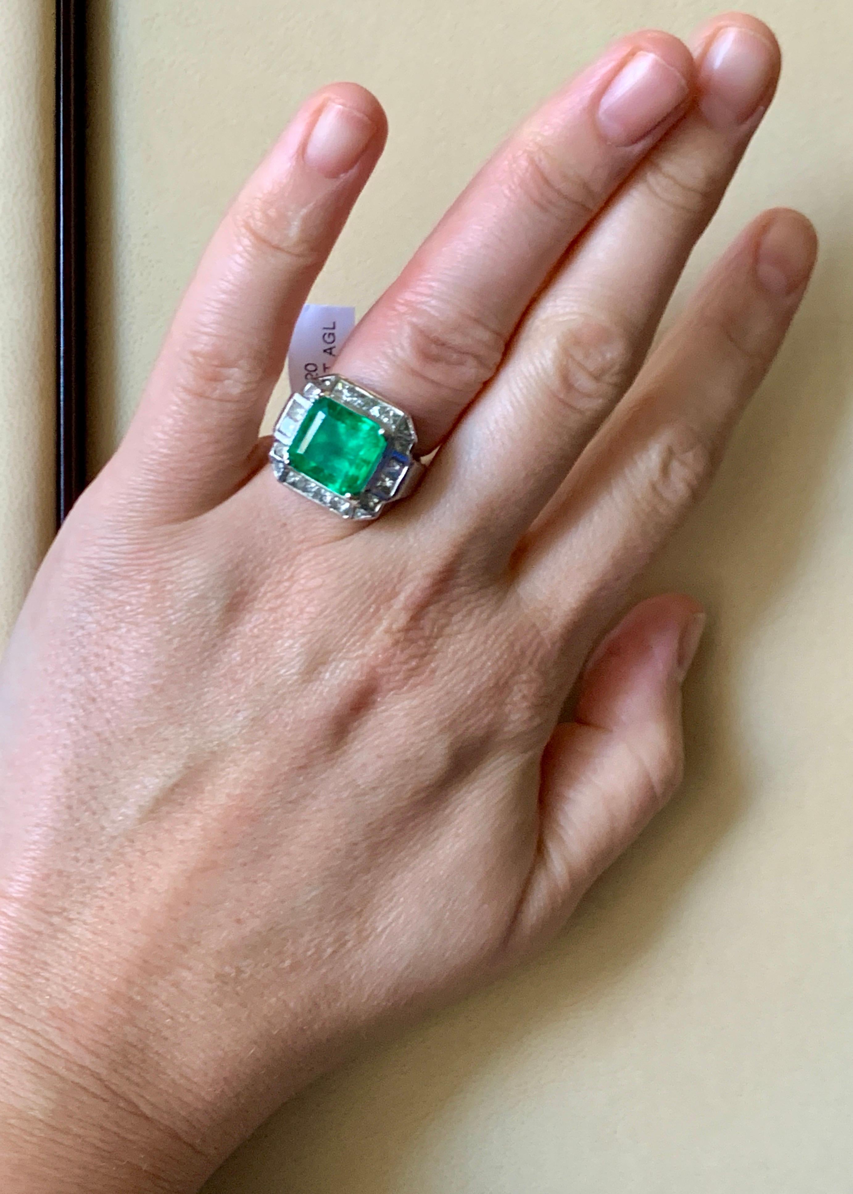 AGL Certified  Minor 9 Carat Emerald Cut Colombian Emerald and Diamond Ring  3