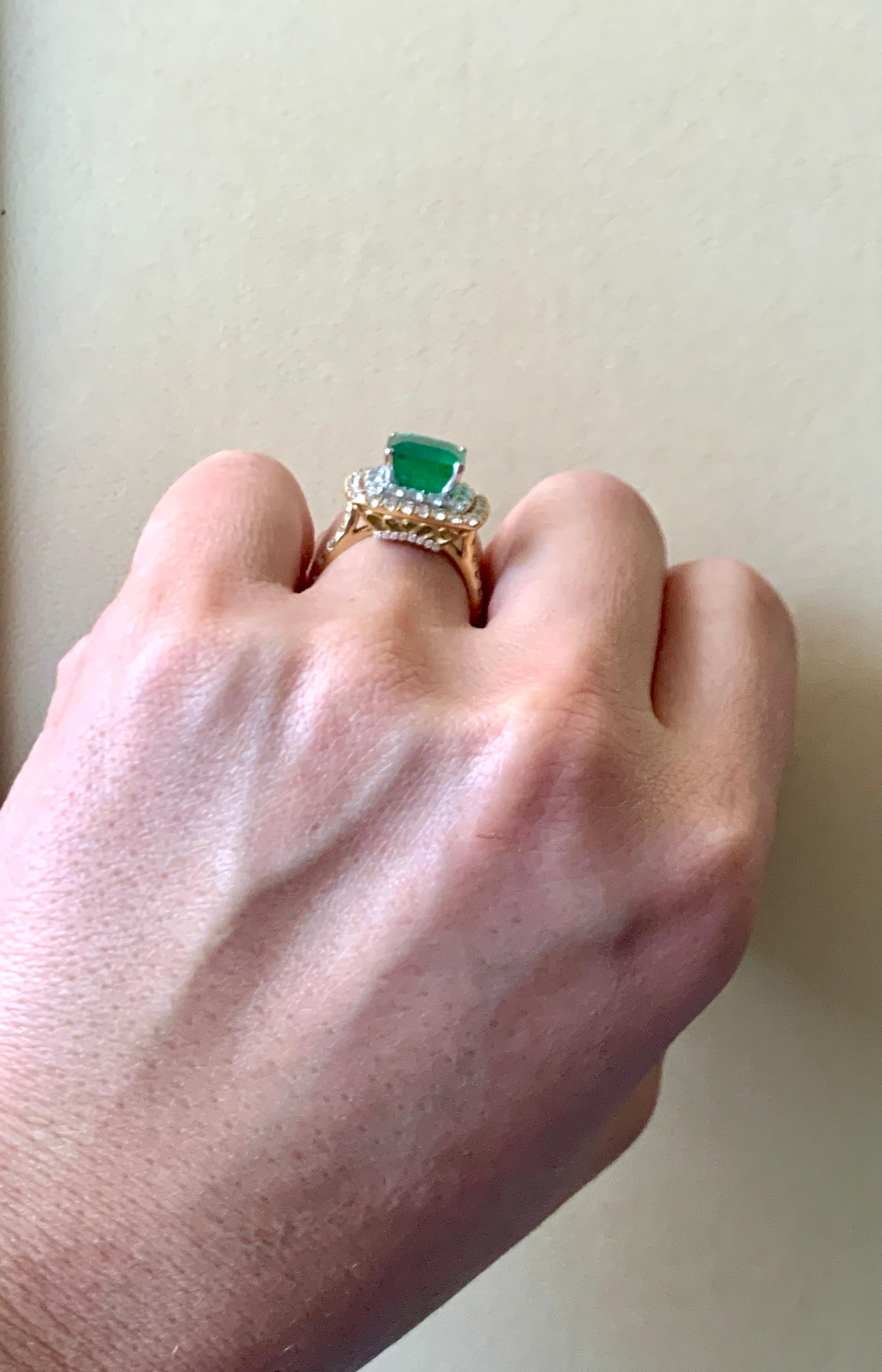 4.5 Carat Emerald Cut Colombian Emerald and Diamond Two-Tone 18 Karat Gold Ring 4