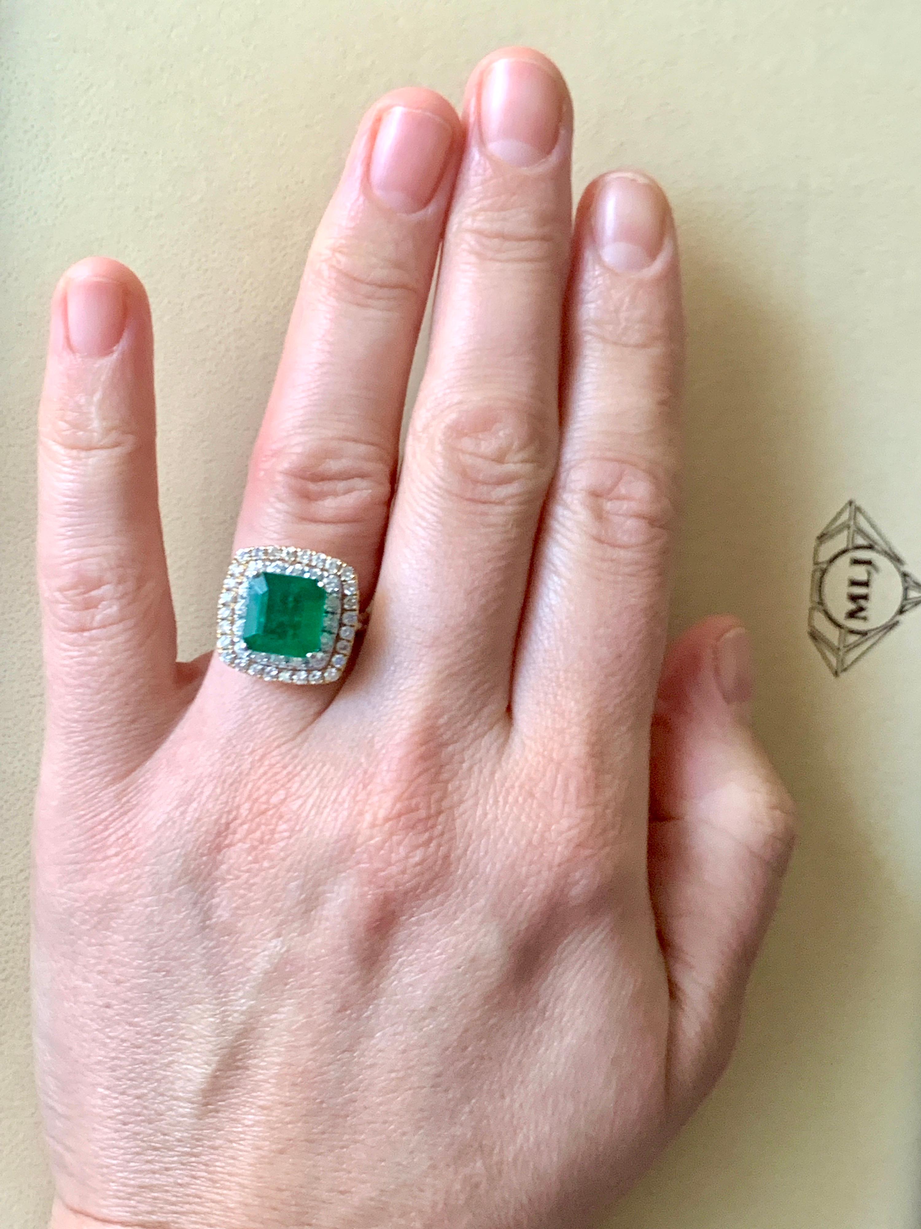 4.5 Carat Emerald Cut Colombian Emerald and Diamond Two-Tone 18 Karat Gold Ring 5