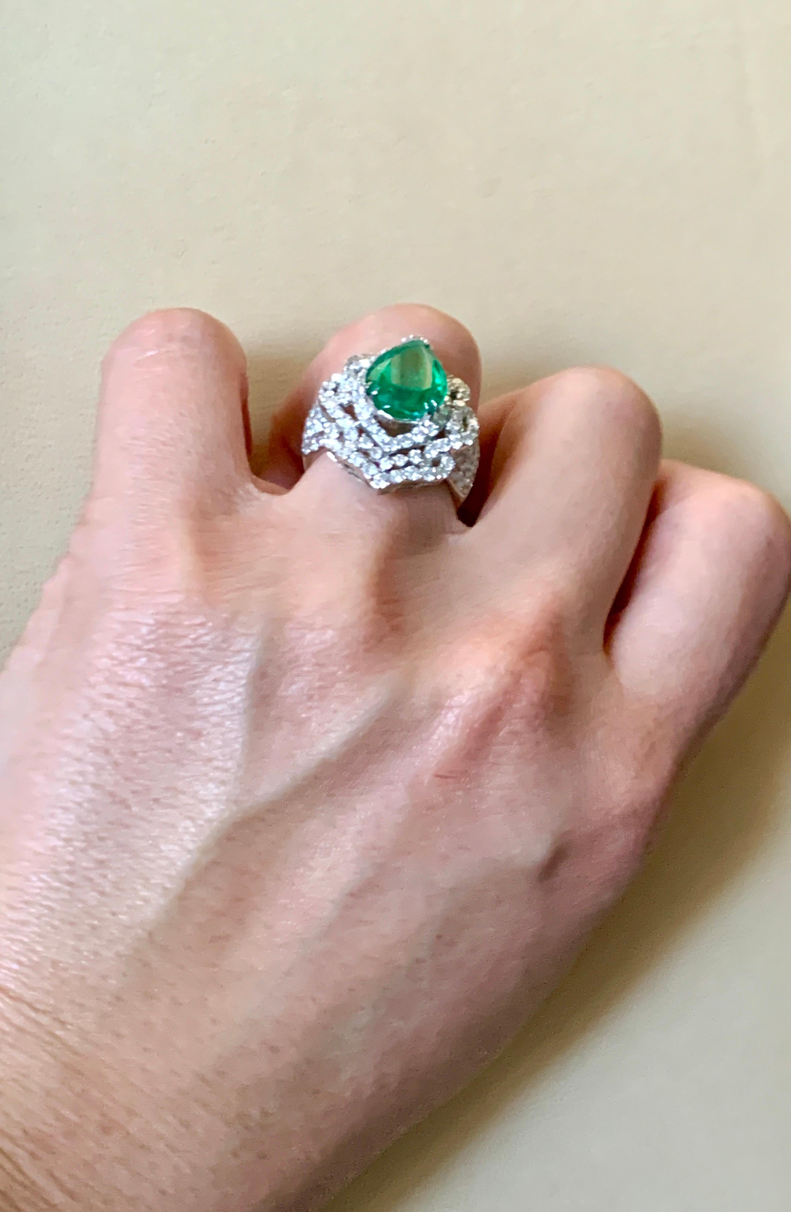 4.75 Carat Pear Cut Colombian Emerald & Diamond 18 Karat Gold Ring Estate Size 7 For Sale 8